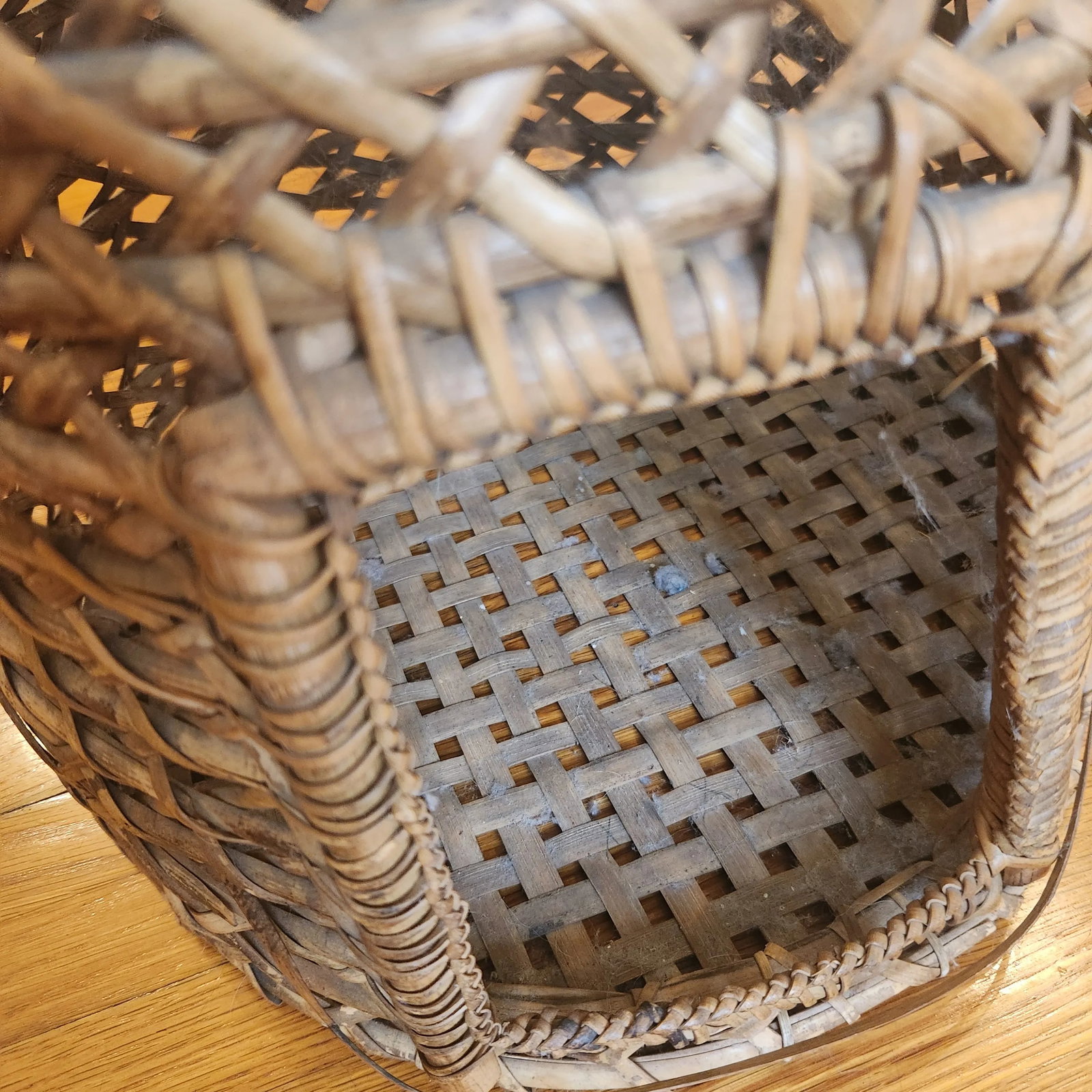 Vintage Hand Woven Cane Cat Basket - 4