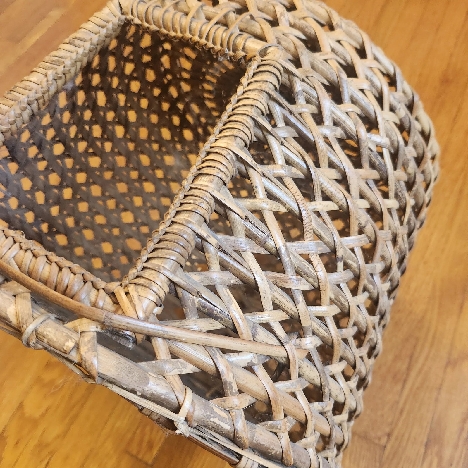 Vintage Hand Woven Cane Cat Basket - 5