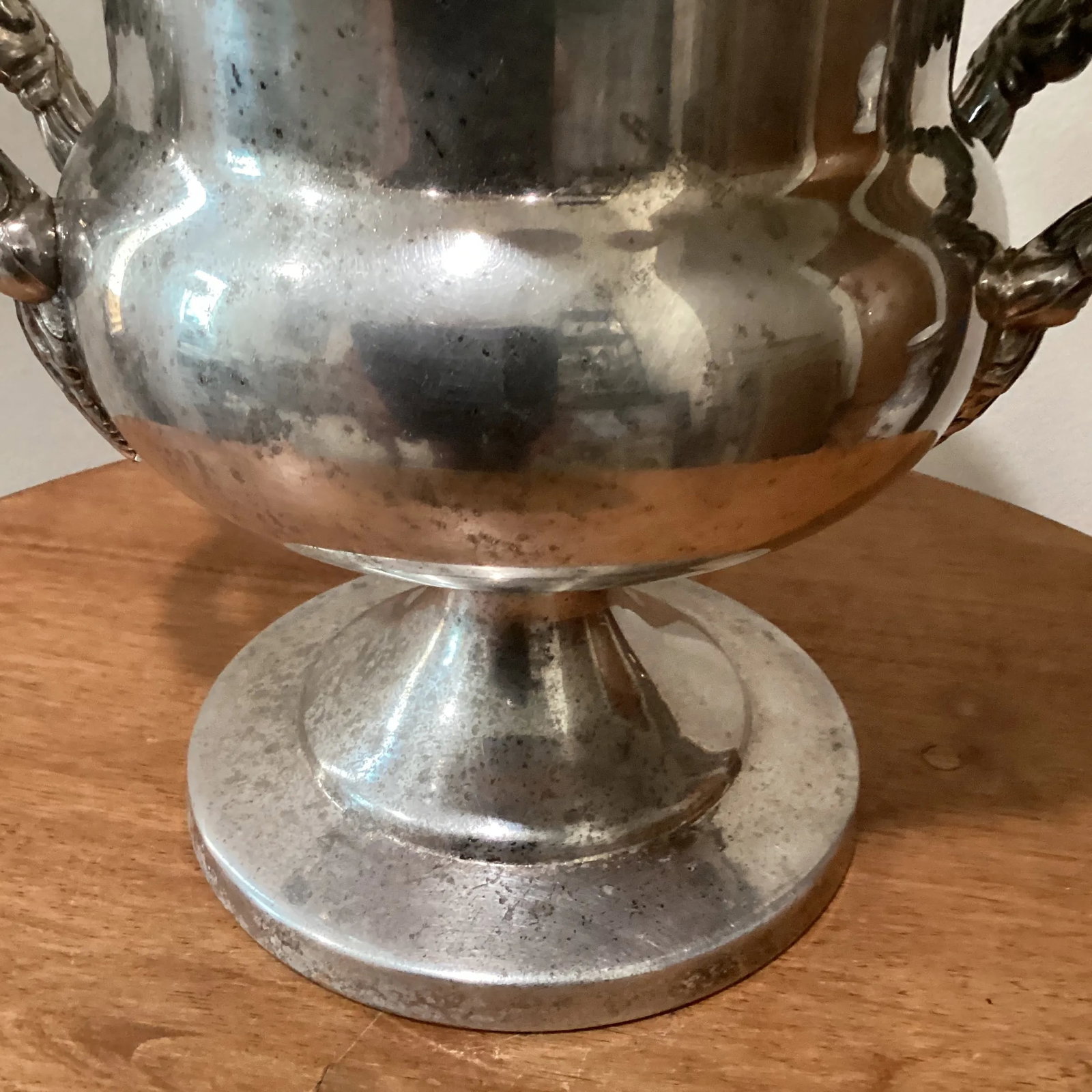 Vintage Silverplate Grand Dutchess Pattern Champagne Chiller/Ice Bucket Urn by the Towle - 10