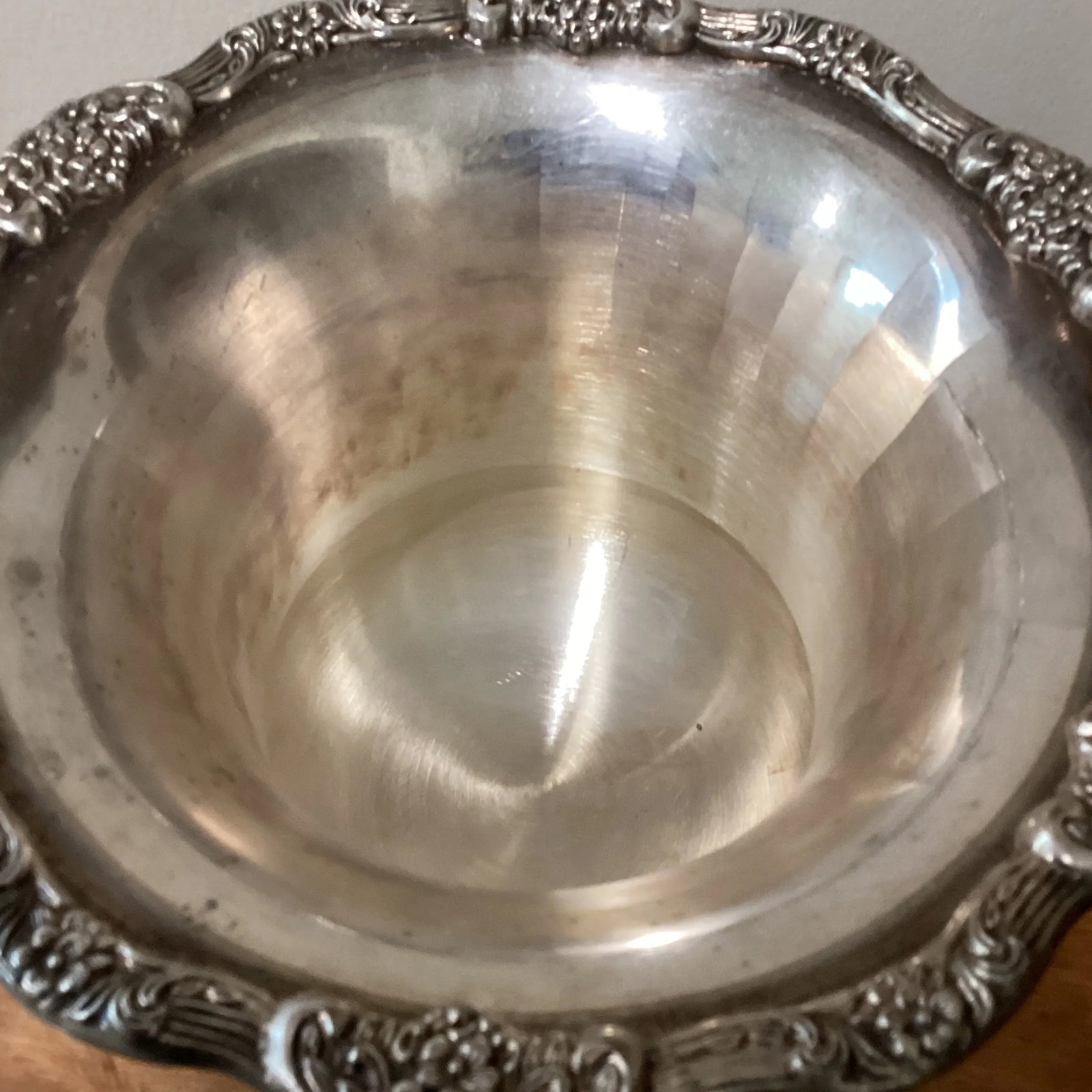 Vintage Silverplate Grand Dutchess Pattern Champagne Chiller/Ice Bucket Urn by the Towle - 11