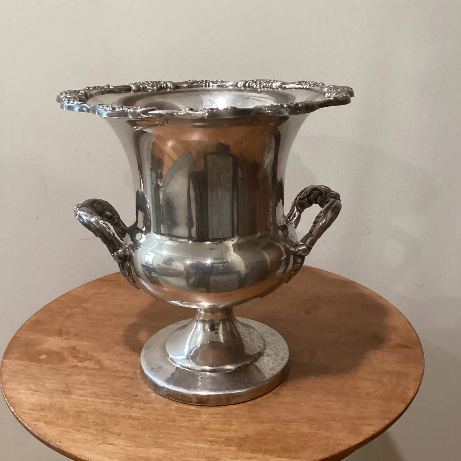 Vintage Silverplate Grand Dutchess Pattern Champagne Chiller/Ice Bucket Urn by the Towle - 12