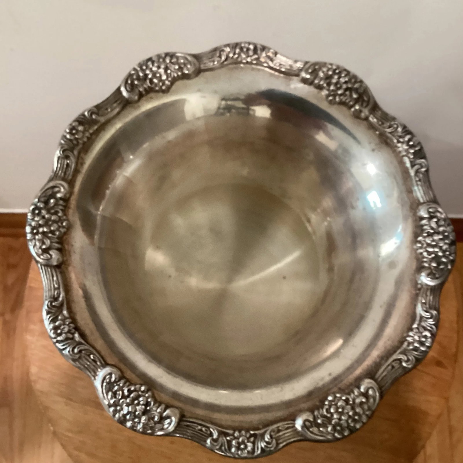 Vintage Silverplate Grand Dutchess Pattern Champagne Chiller/Ice Bucket Urn by the Towle - 3
