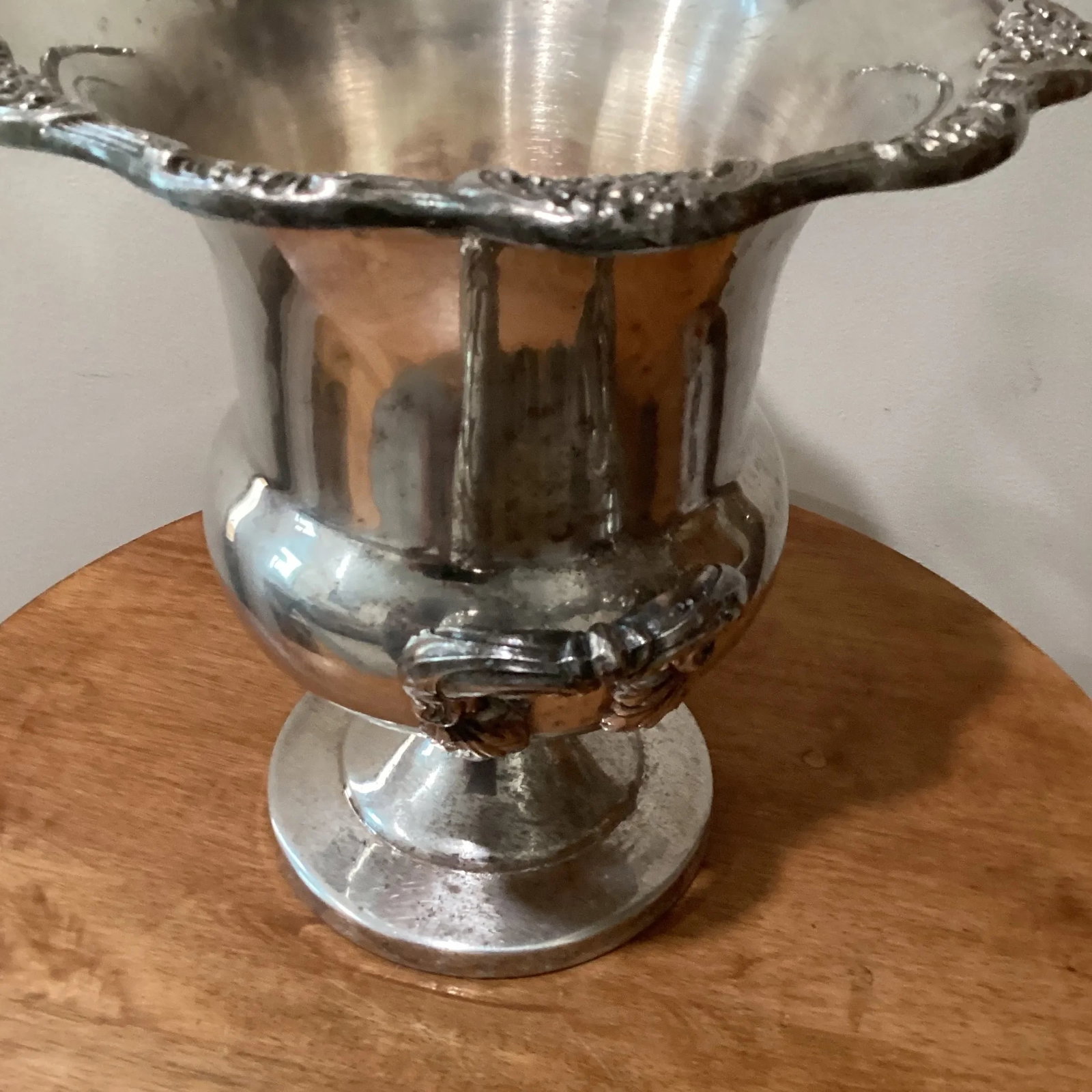 Vintage Silverplate Grand Dutchess Pattern Champagne Chiller/Ice Bucket Urn by the Towle - 5