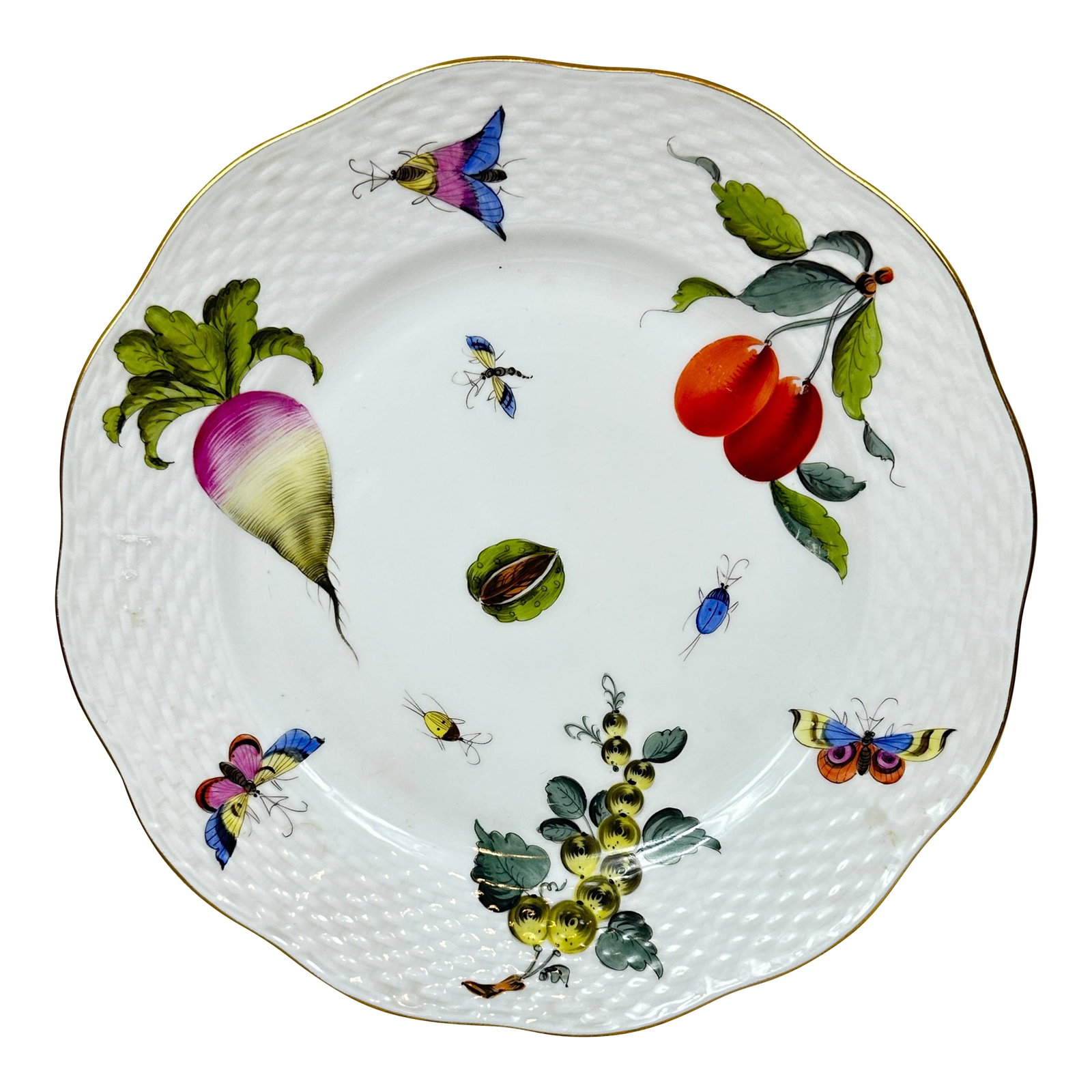 Vintage Herend Plate: Vintage hand painted Herend Market Garden plate with scalloped edge. This is a pre-owned item so please see all pictures and ask any questions. Condition: Alterations: Original Condition Unaltered