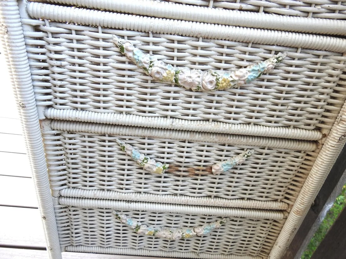 Antique Wicker Linen Cabinet With Chalkware Details - 11
