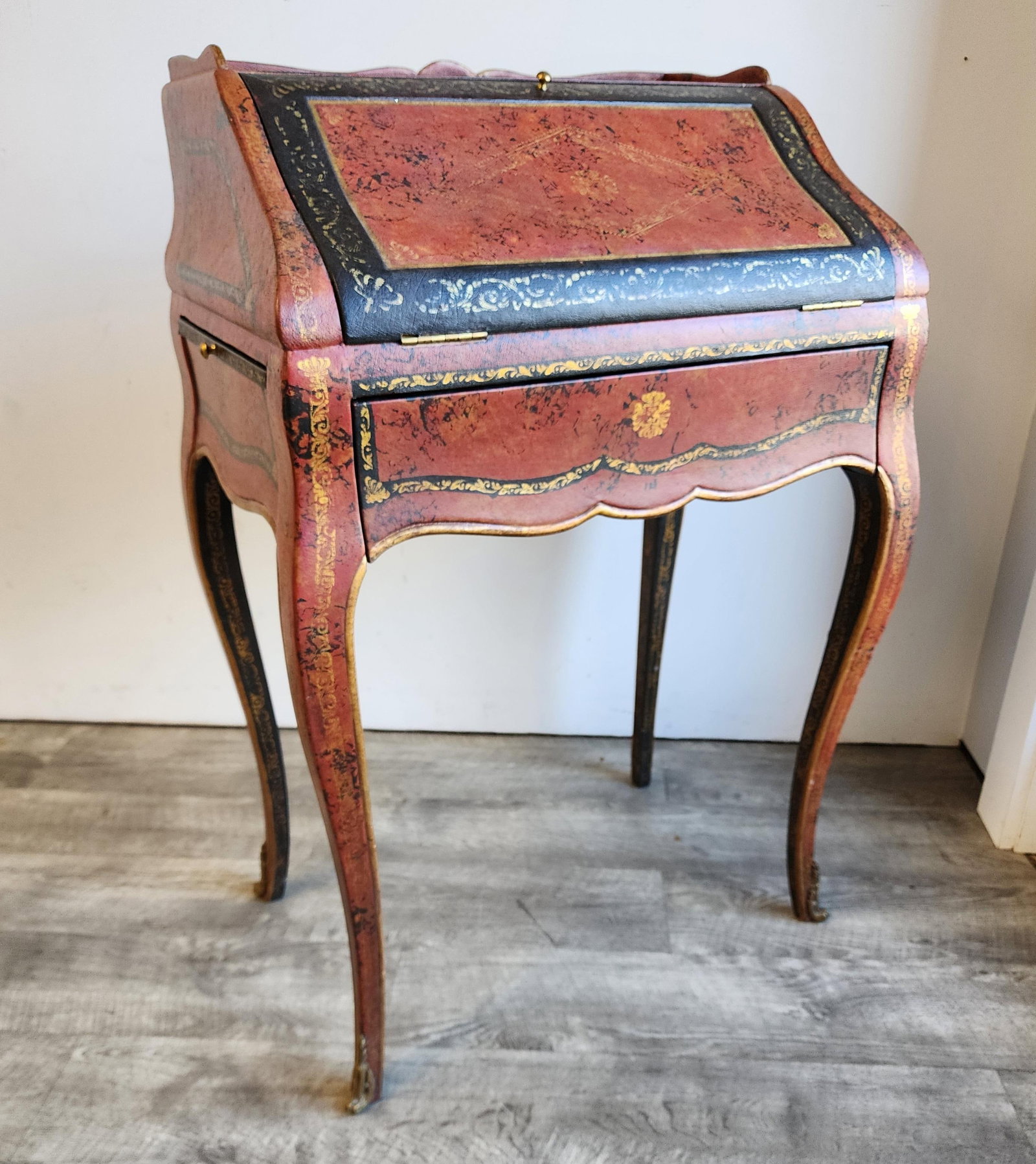 Late 20th Century Louis XV Leather Wrapped Ladies Desk by Theodore Alexander - 4