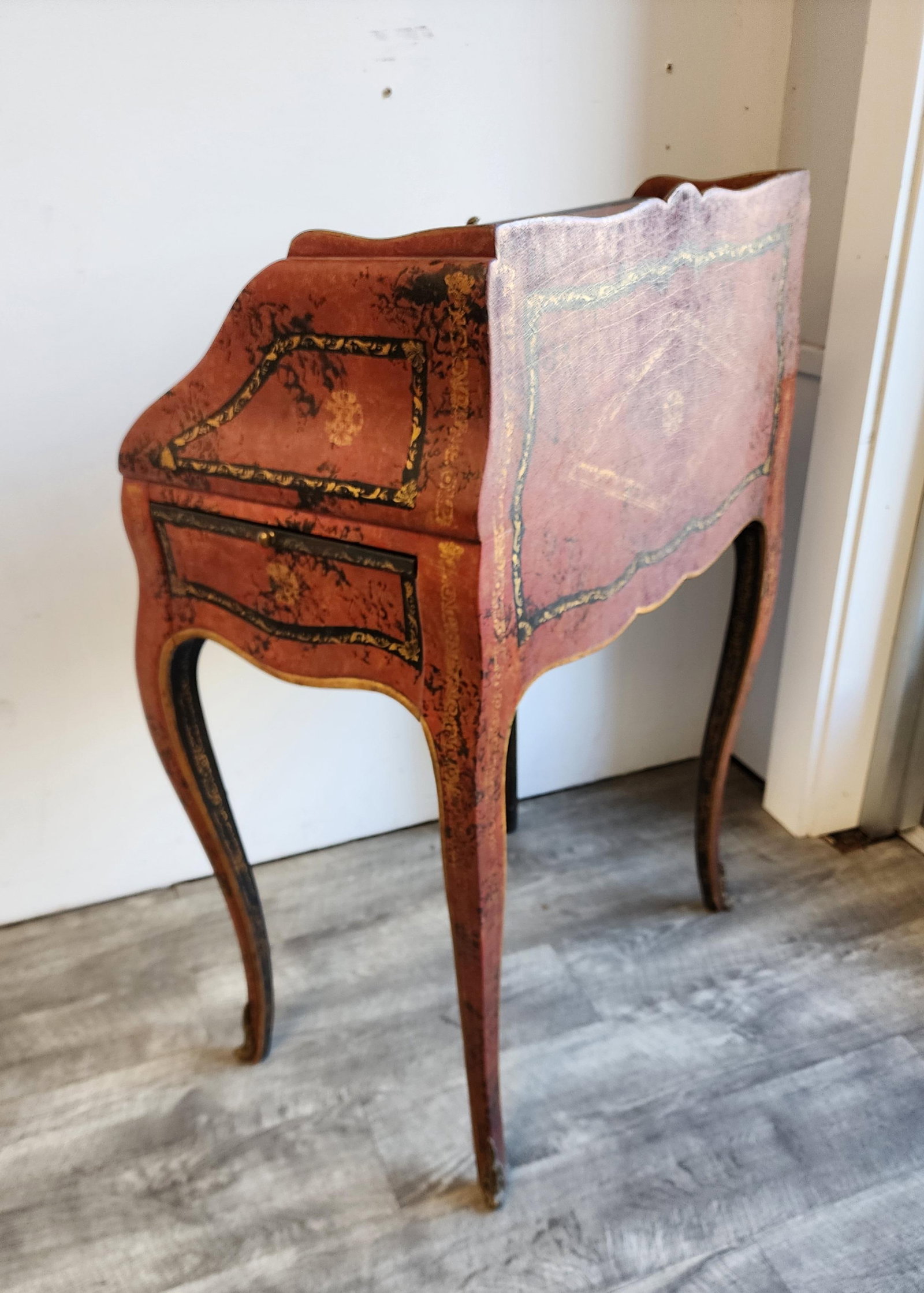 Late 20th Century Louis XV Leather Wrapped Ladies Desk by Theodore Alexander - 5