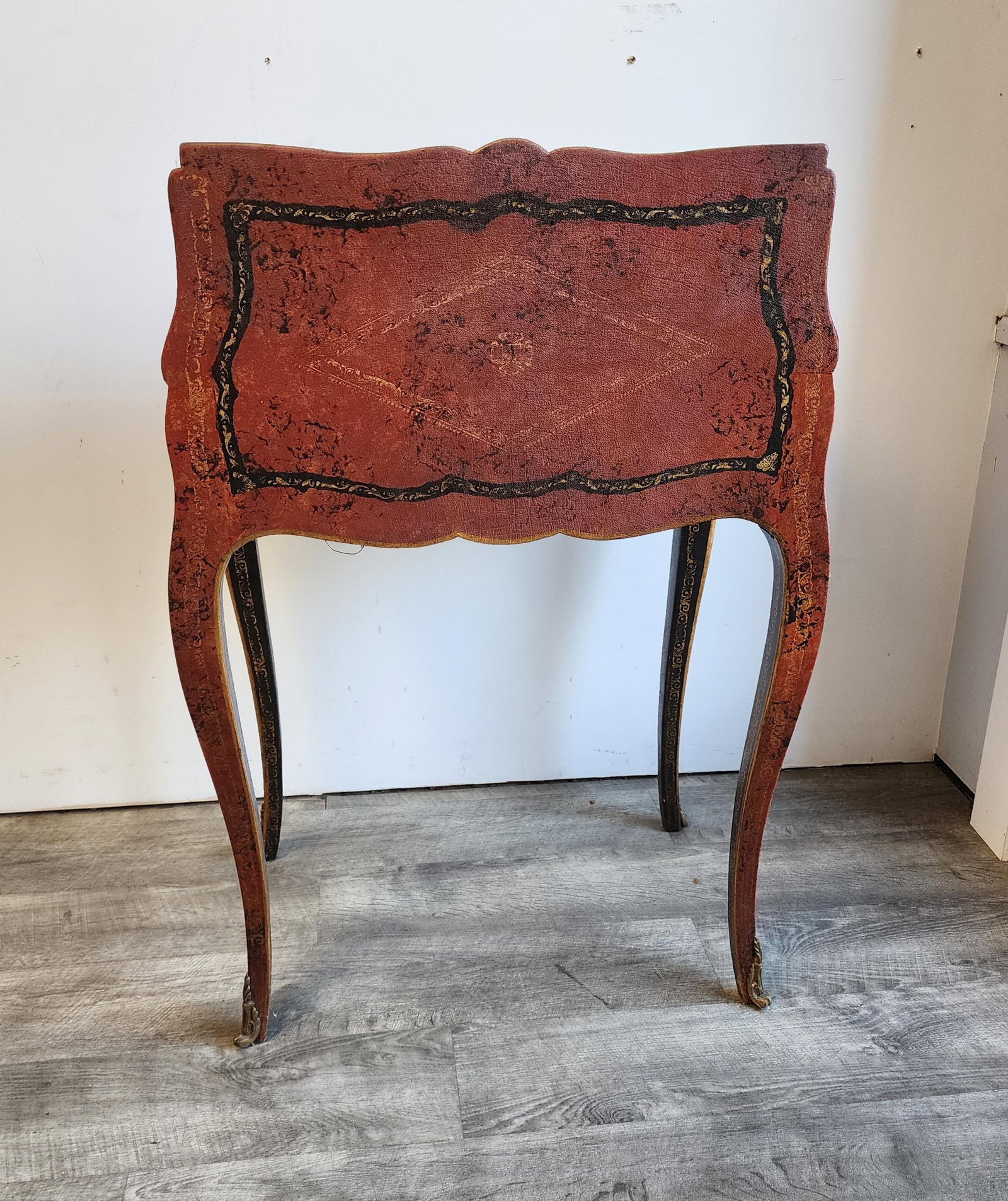 Late 20th Century Louis XV Leather Wrapped Ladies Desk by Theodore Alexander - 6