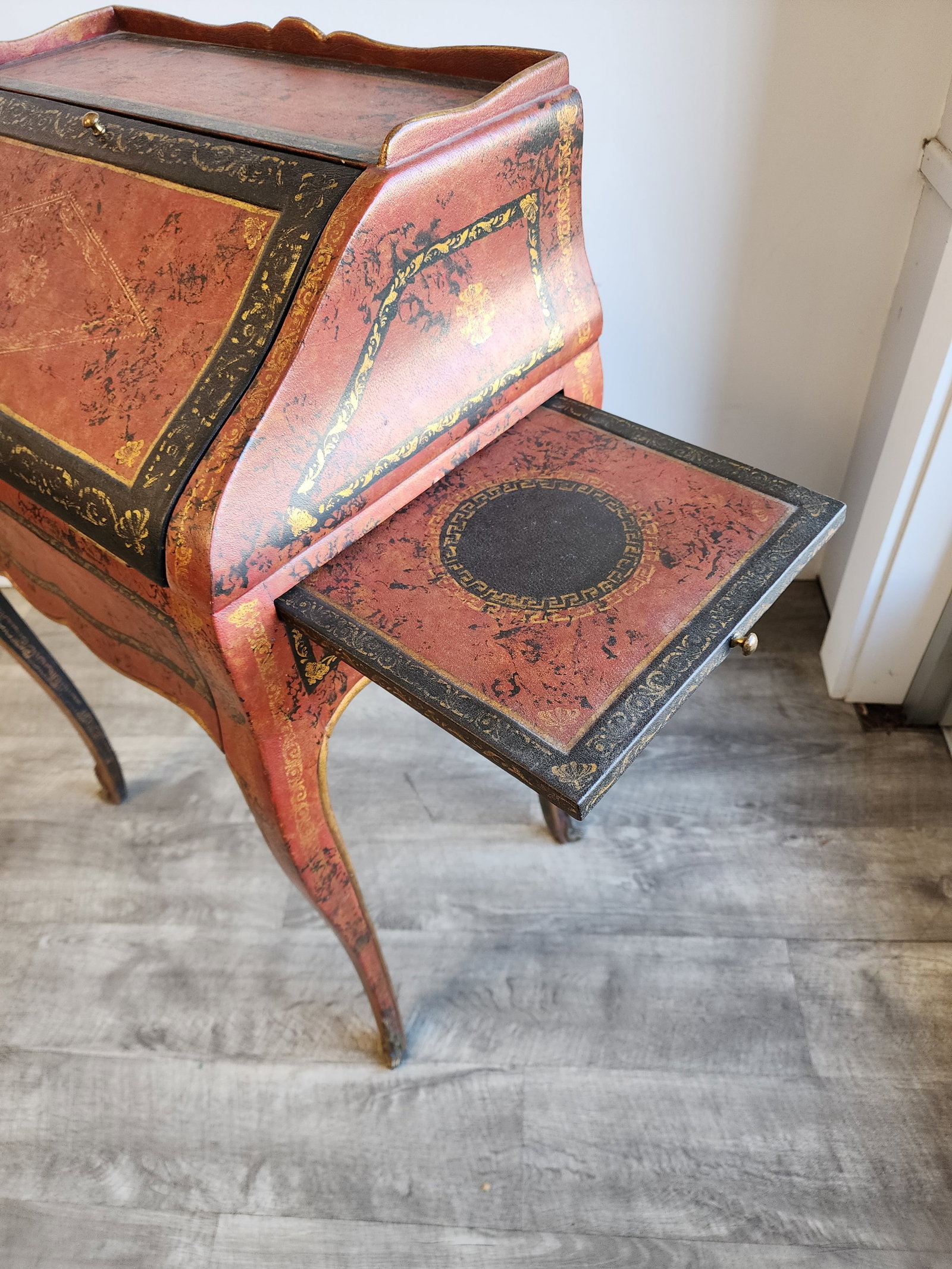 Late 20th Century Louis XV Leather Wrapped Ladies Desk by Theodore Alexander - 8