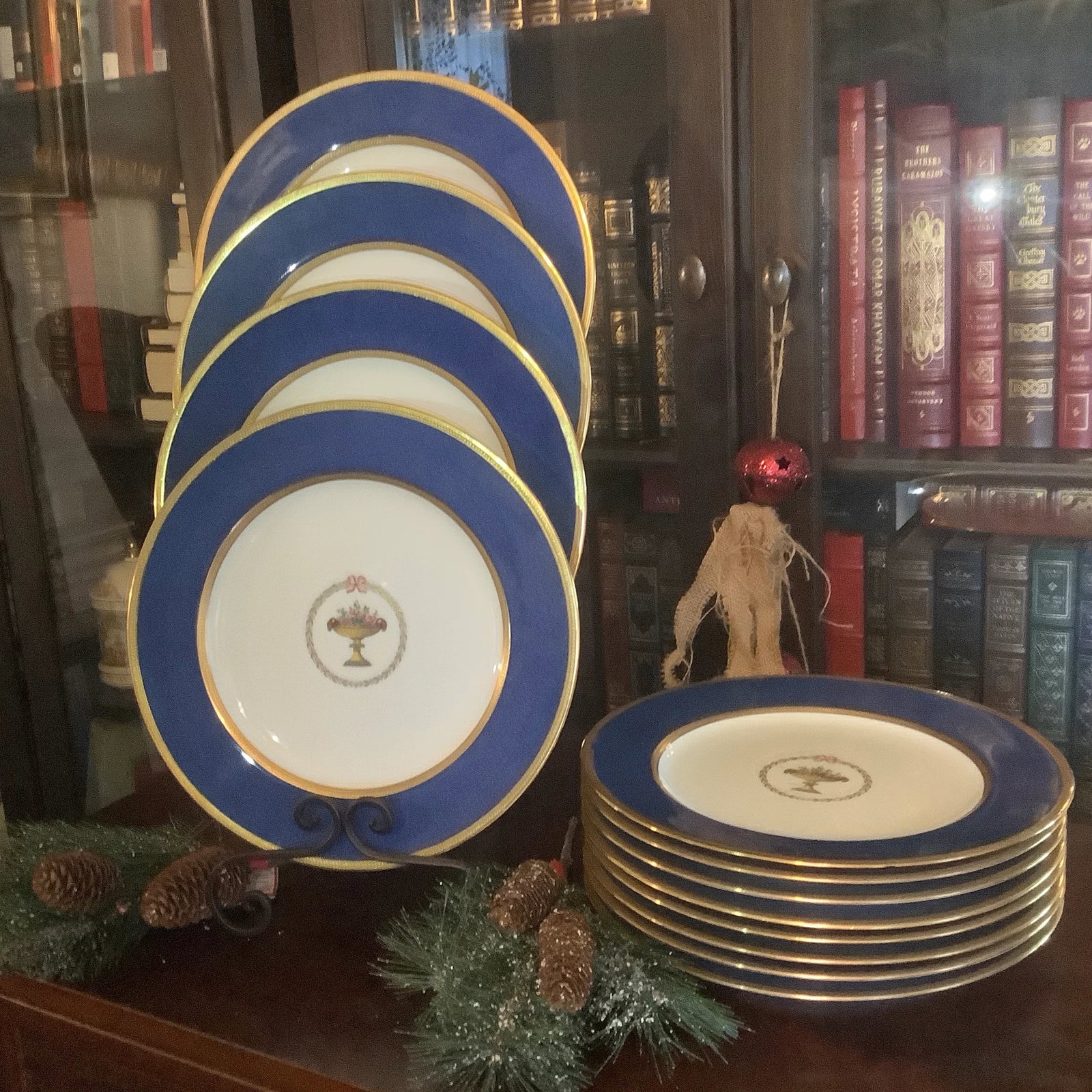 Set of 12 Spode Copelands Cobalt Dinner Plates, Acid Etched Gold - 4