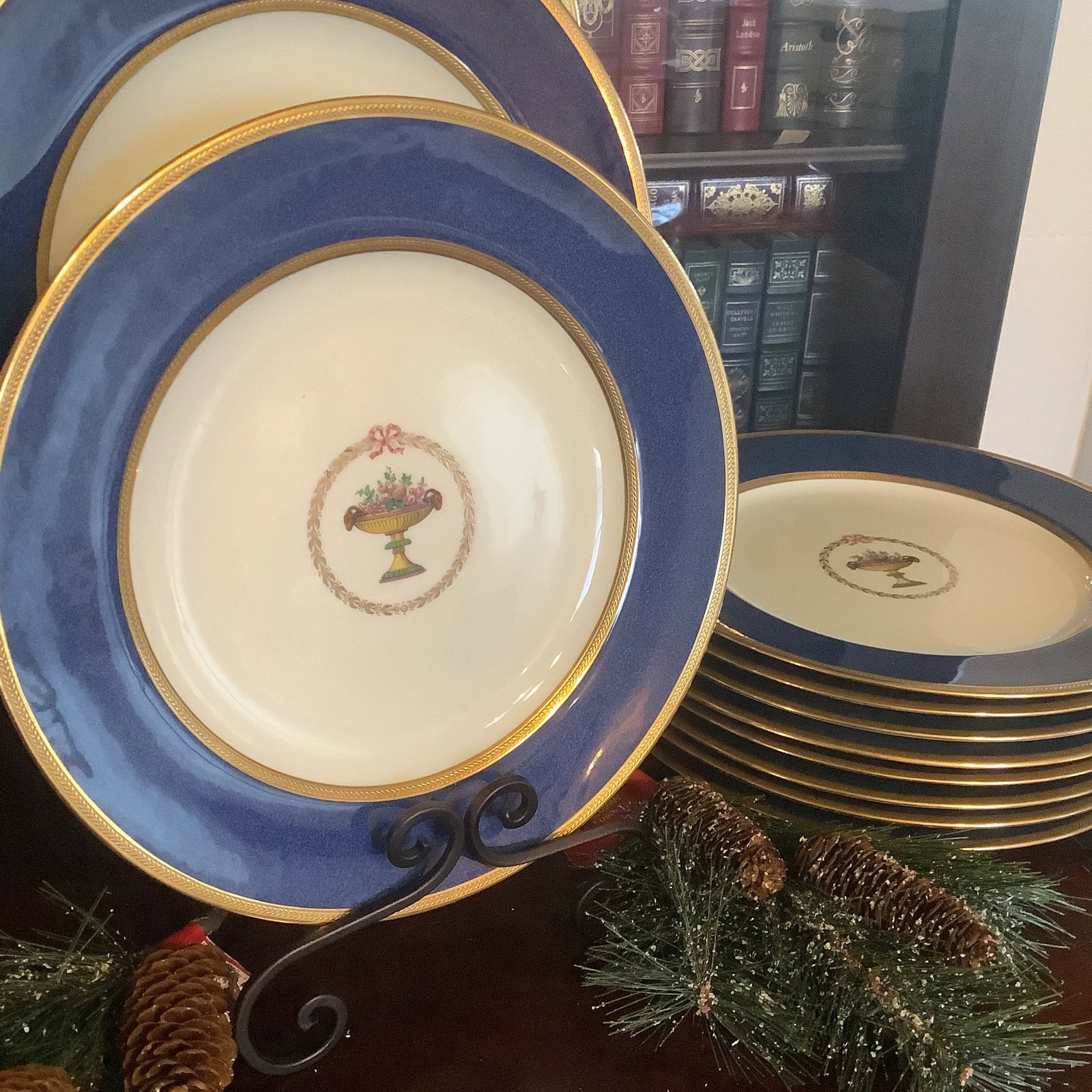 Set of 12 Spode Copelands Cobalt Dinner Plates, Acid Etched Gold - 7