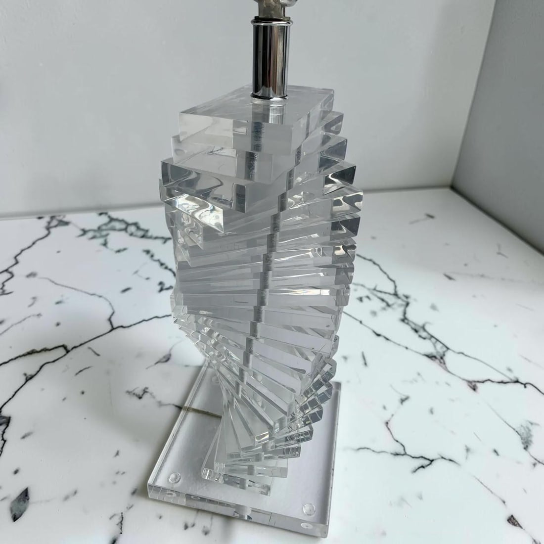 1970s Lucite Helix Spiral Table Lamp - 2