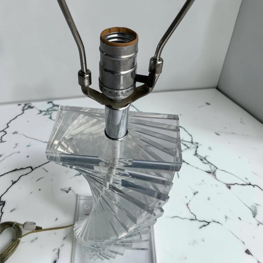 1970s Lucite Helix Spiral Table Lamp - 7