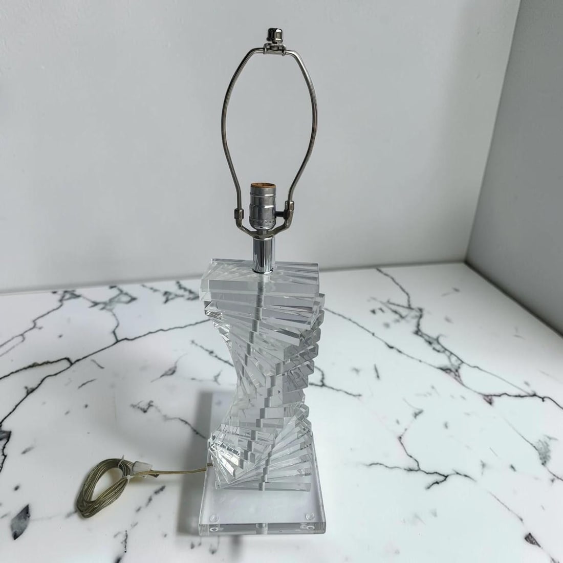 1970s Lucite Helix Spiral Table Lamp - 8