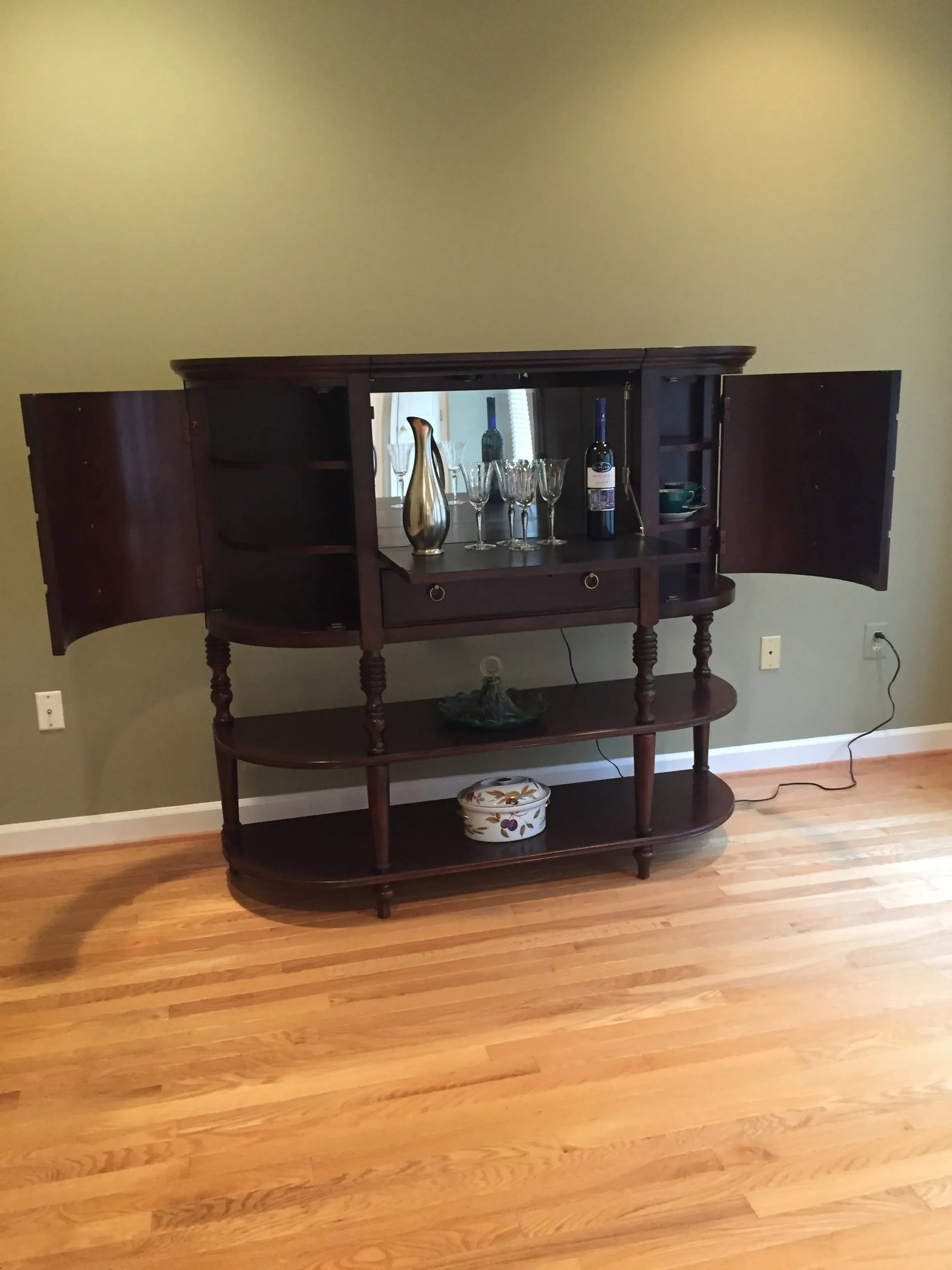Lane Stockbridge Ventport Storage and Bar Cabinet - 6
