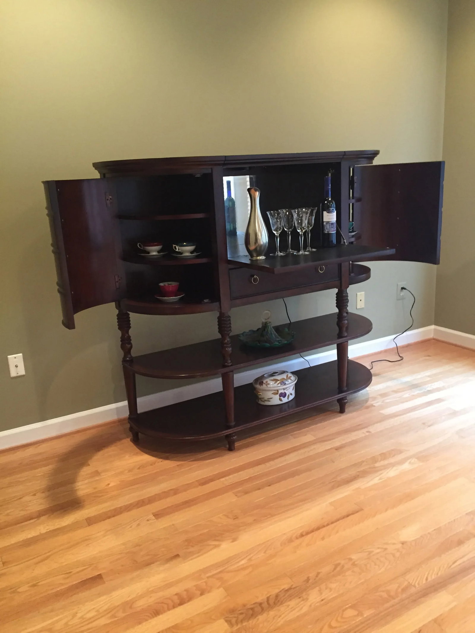 Lane Stockbridge Ventport Storage and Bar Cabinet - 8
