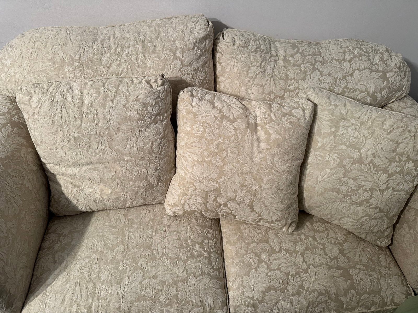 Broyhill Loveseat - 6