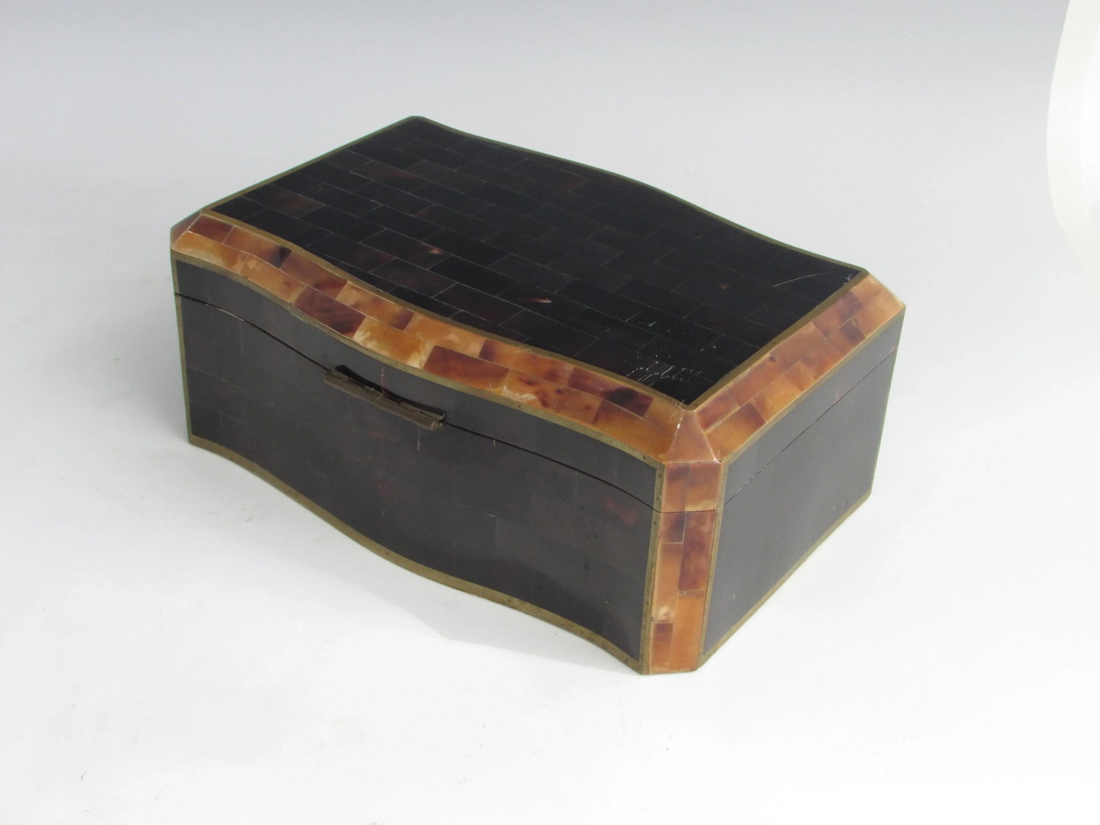 Tessalated Maitland Smith Faux Horn Gentleman's Dresser Box - 4
