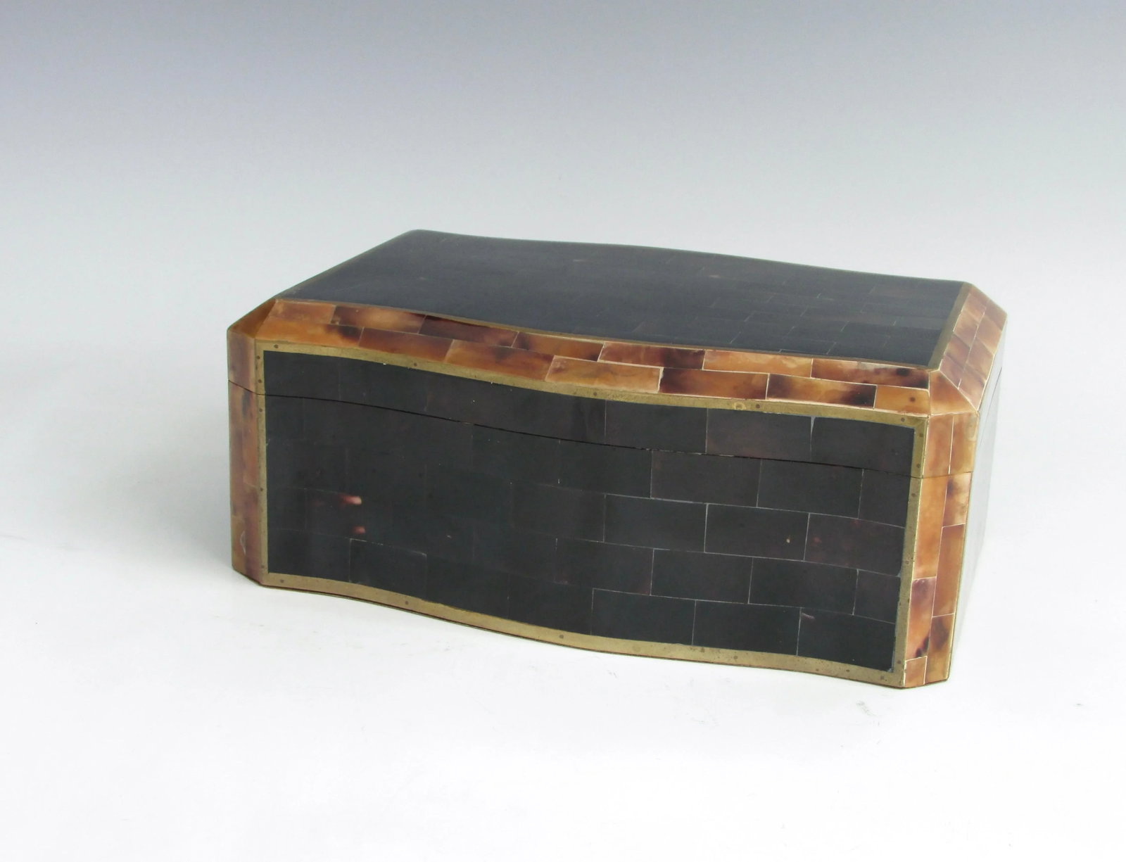 Tessalated Maitland Smith Faux Horn Gentleman's Dresser Box - 5