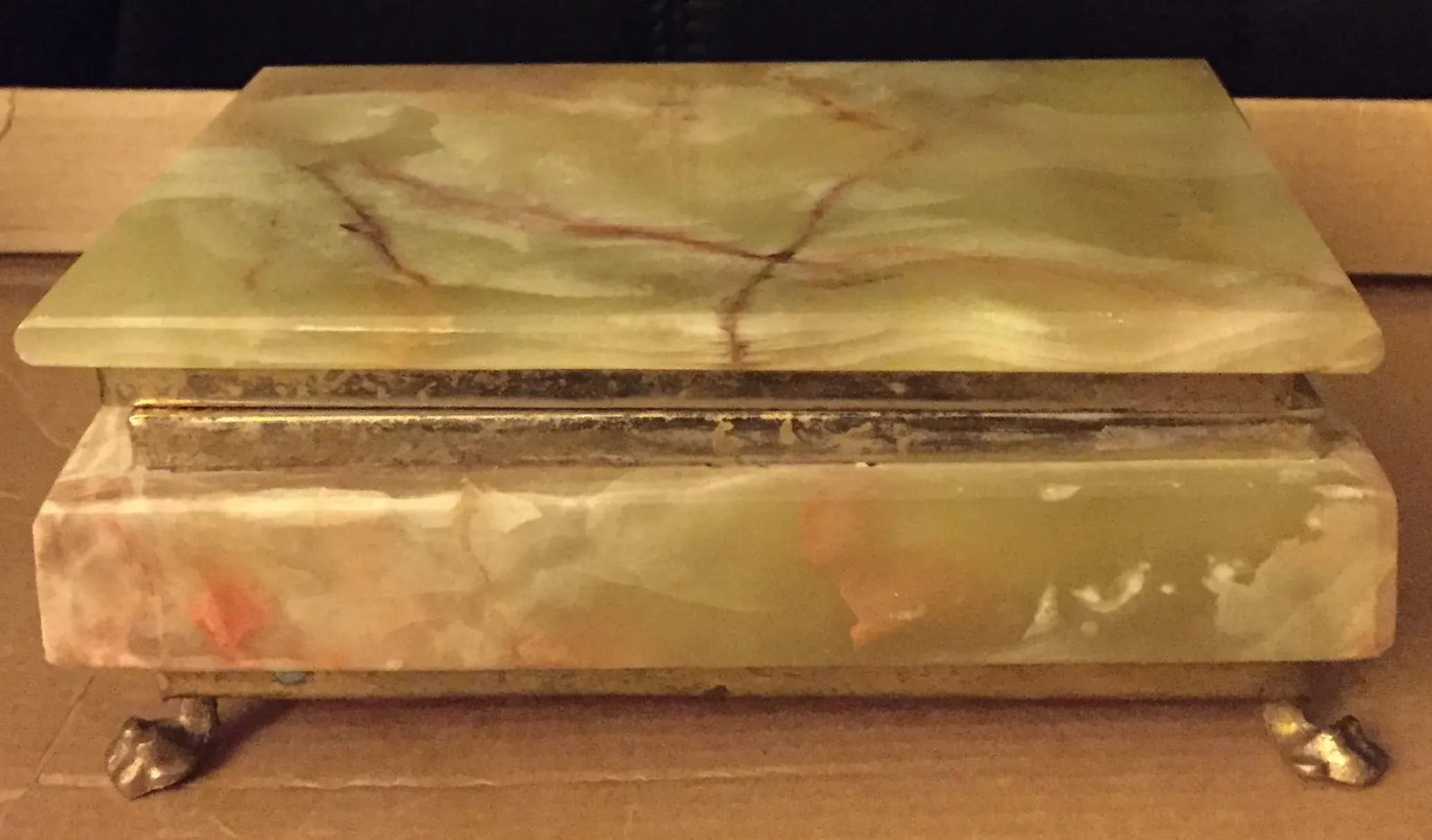 1950s Mid Century Translucent Olive Green Onyx with Brown Veins Red Velvet Lining, and Brass Claw Fe - 2