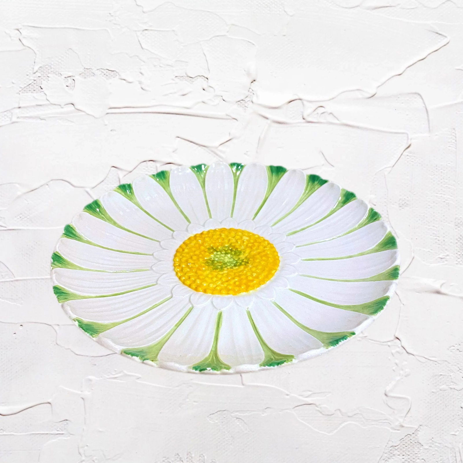 Italian Majolica Pottery Daisy Plate - 7