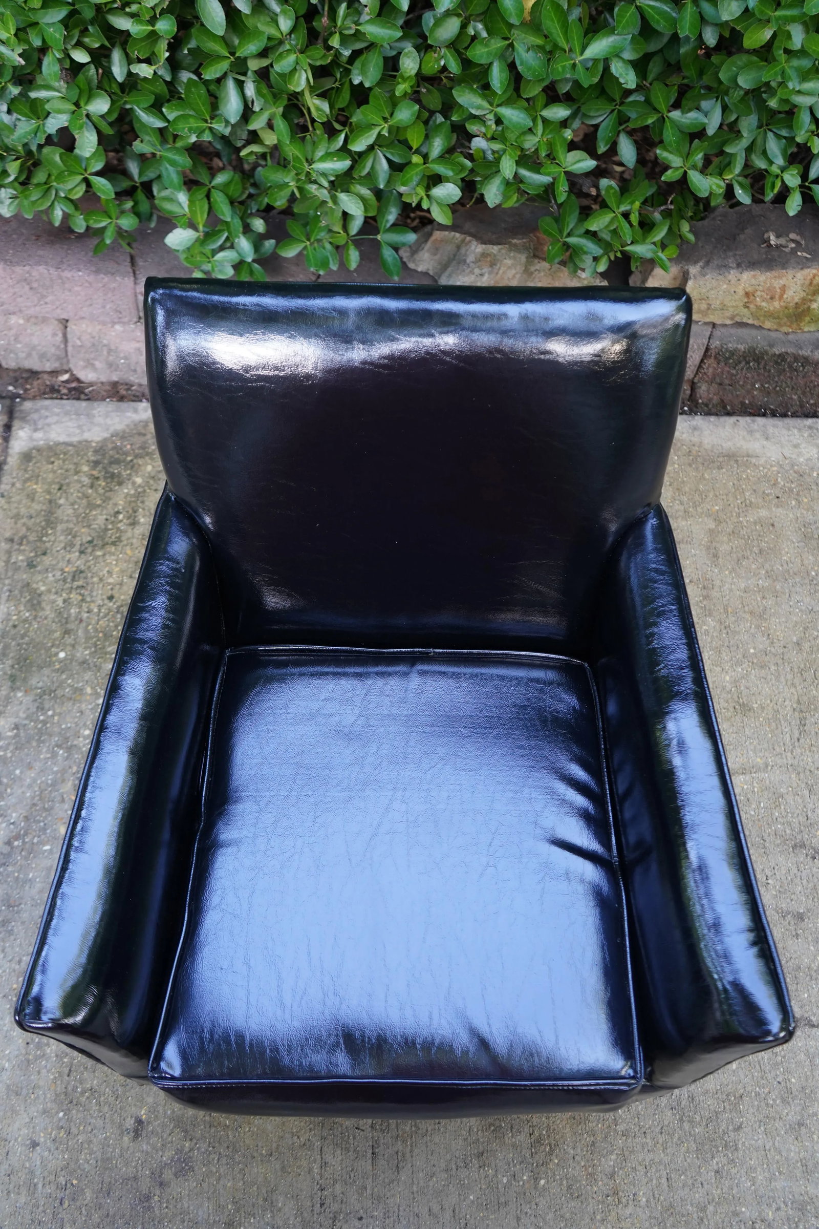 1970s Vintage Black Patent Leather Club Chair - 5