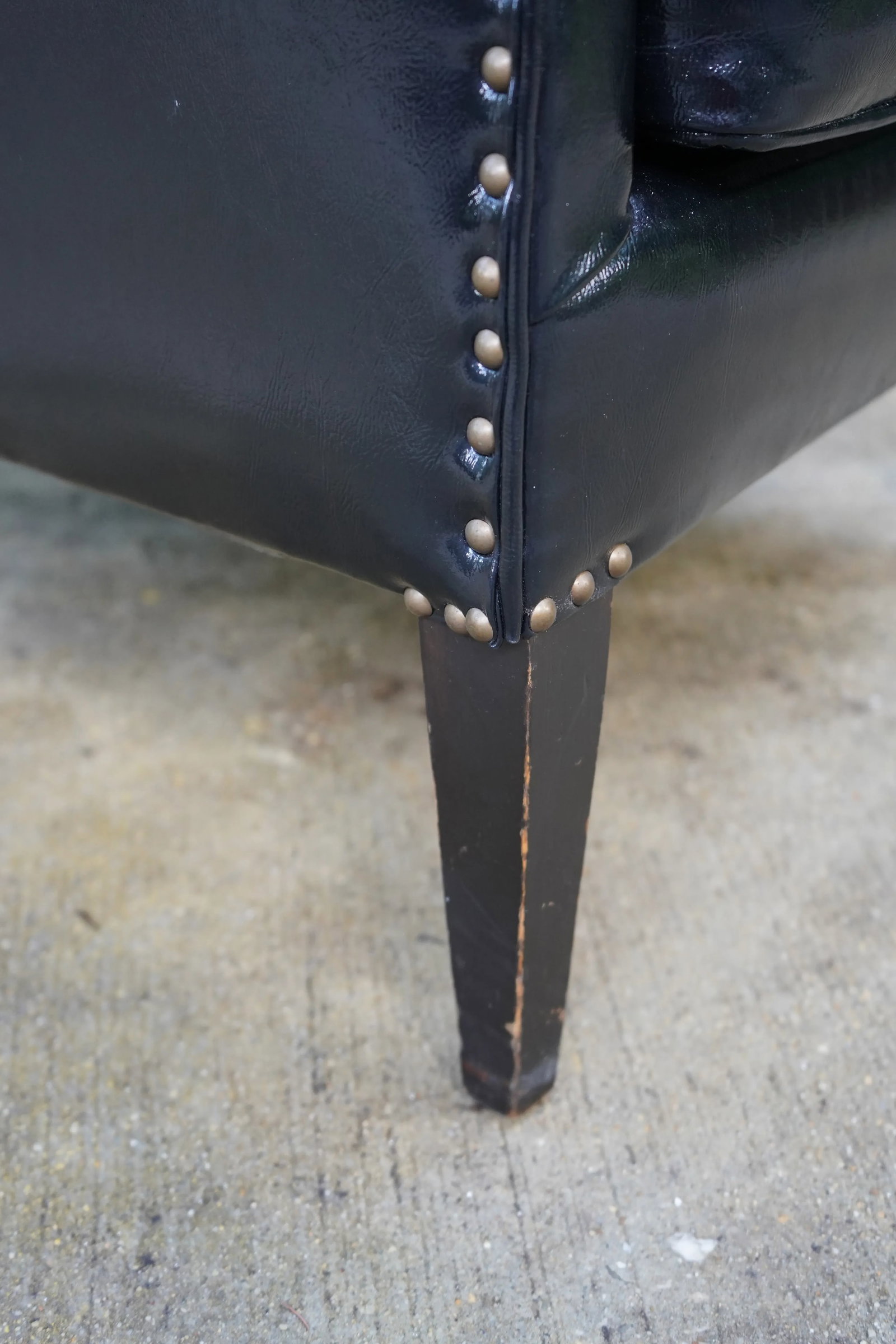 1970s Vintage Black Patent Leather Club Chair - 7