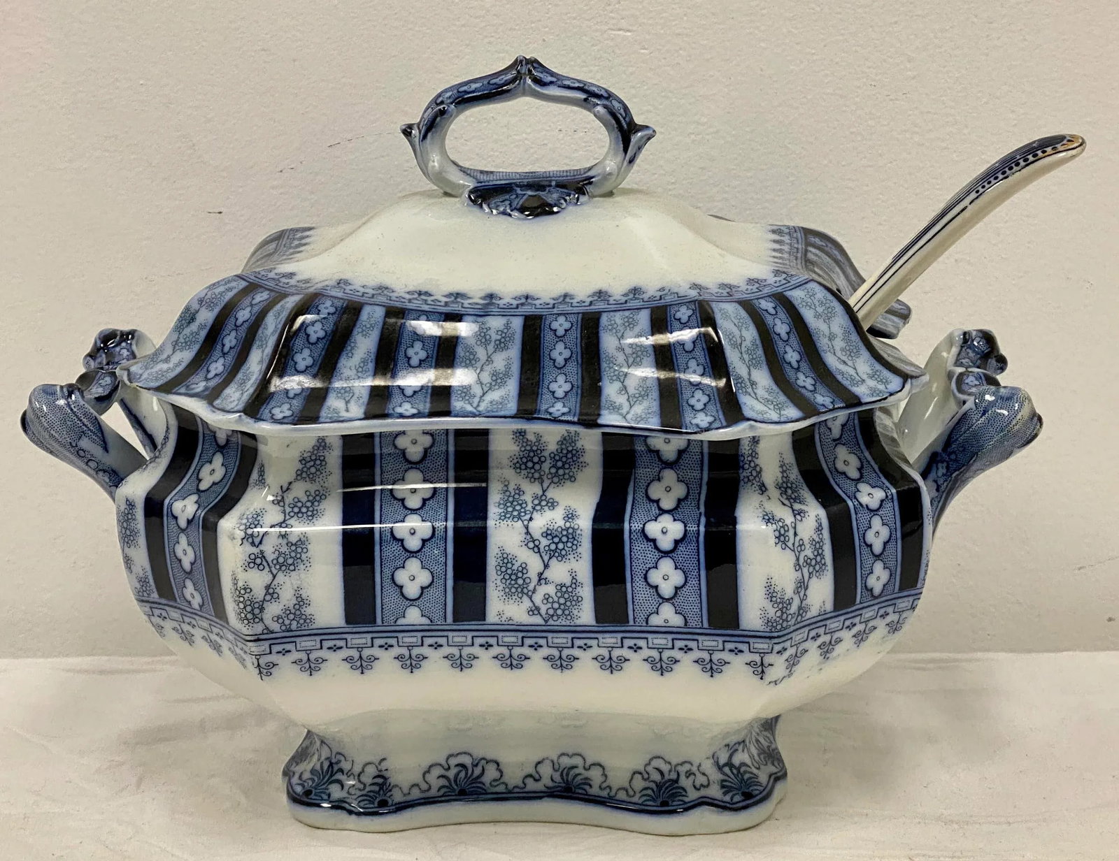 19th-C. English Staffordshire Cauldon Blue & White Tureen Set - 3