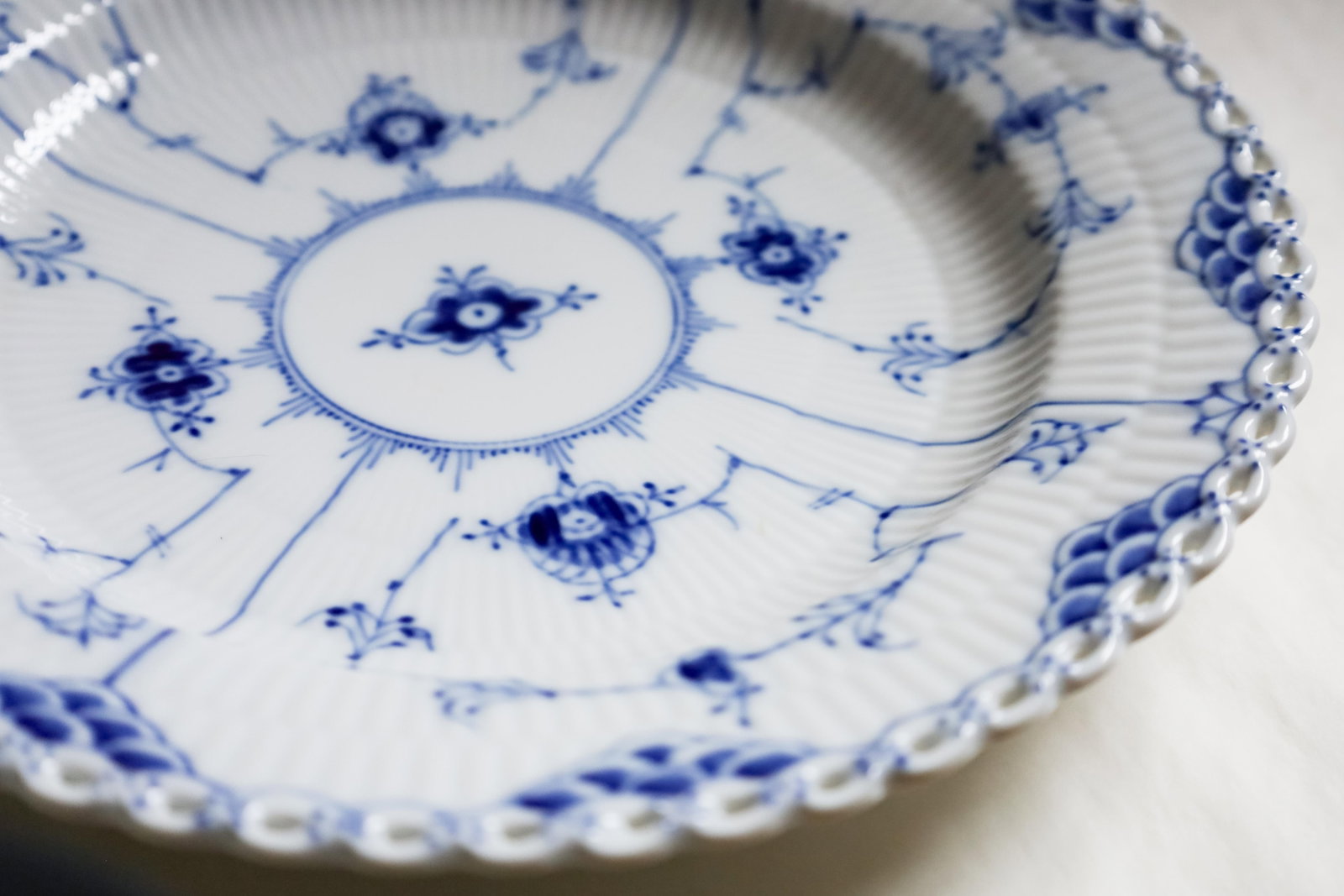 1920s Royal Copenhagen Blue Fluted Full Lace Dinner Plate No 1084 - 11