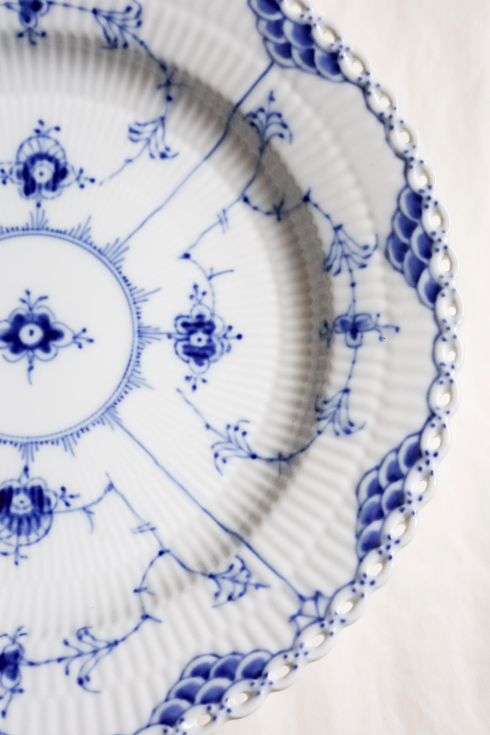 1920s Royal Copenhagen Blue Fluted Full Lace Dinner Plate No 1084 - 2