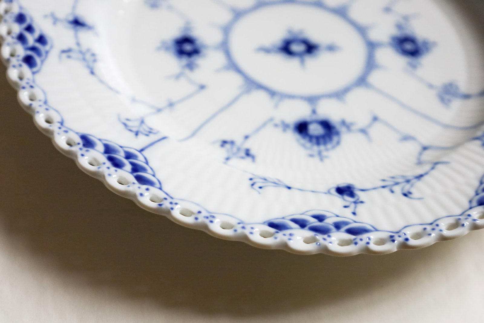 1920s Royal Copenhagen Blue Fluted Full Lace Dinner Plate No 1084 - 3