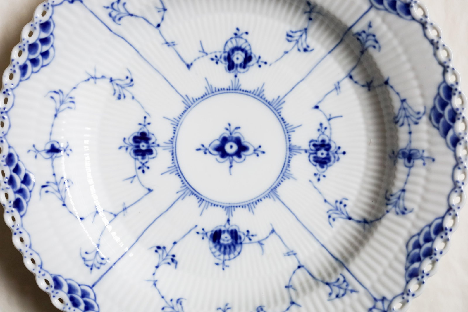 1920s Royal Copenhagen Blue Fluted Full Lace Dinner Plate No 1084 - 5