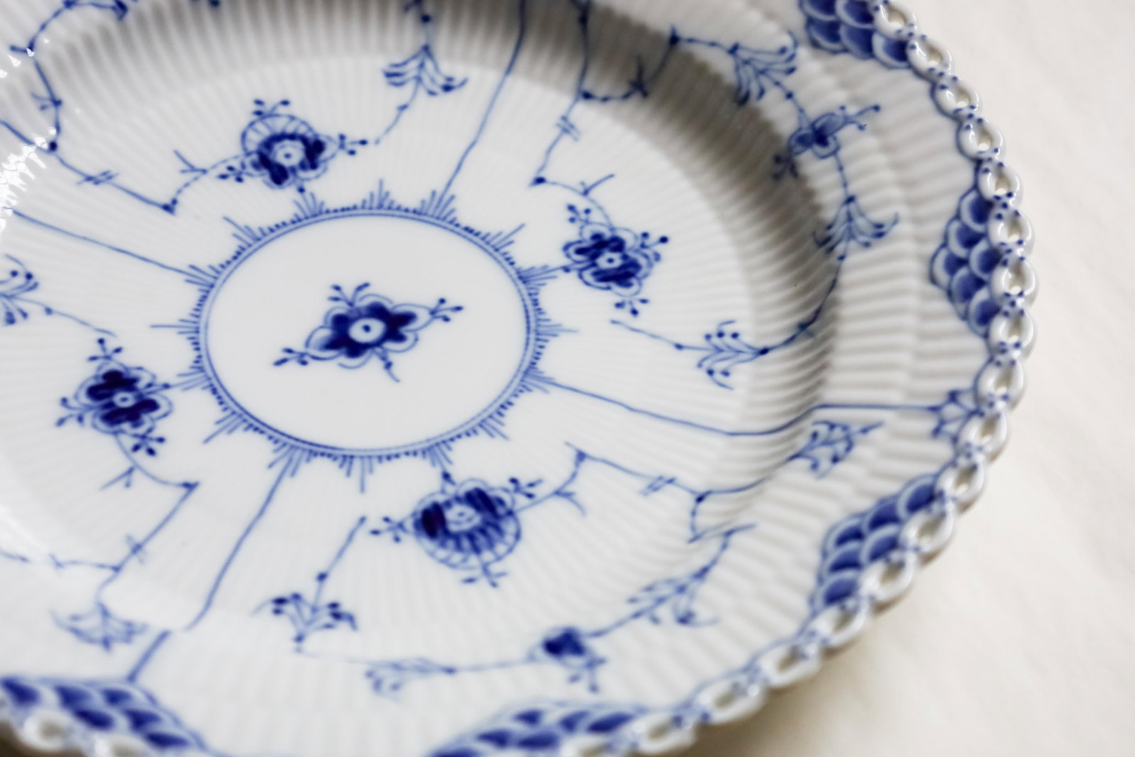 1920s Royal Copenhagen Blue Fluted Full Lace Dinner Plate No 1084 - 8