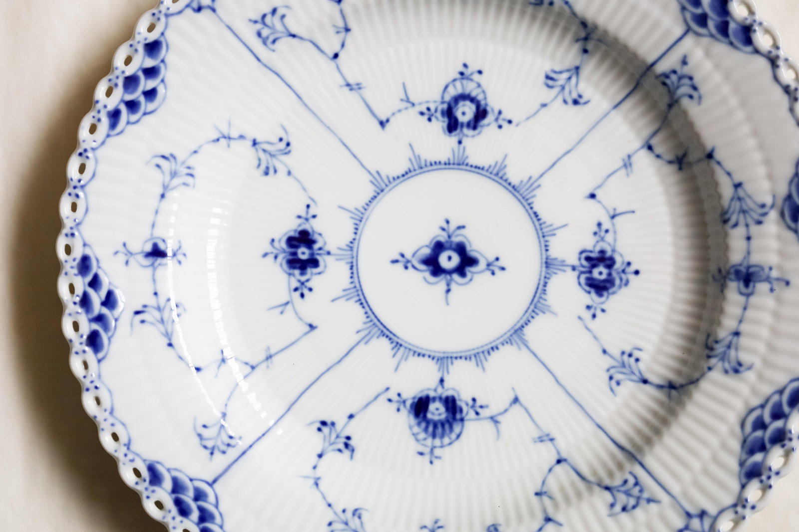 1920s Royal Copenhagen Blue Fluted Full Lace Dinner Plate No 1084 - 9