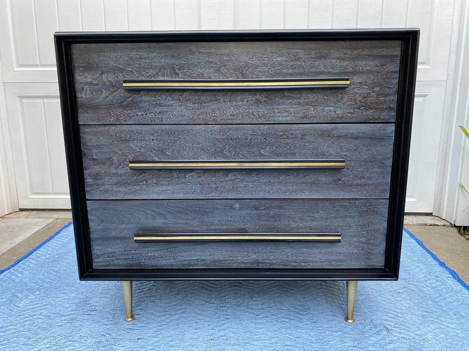 Mid-Century Modern Cerused Finish Dresser Attributed to t.h. Robsjohn-Gibbings - 13