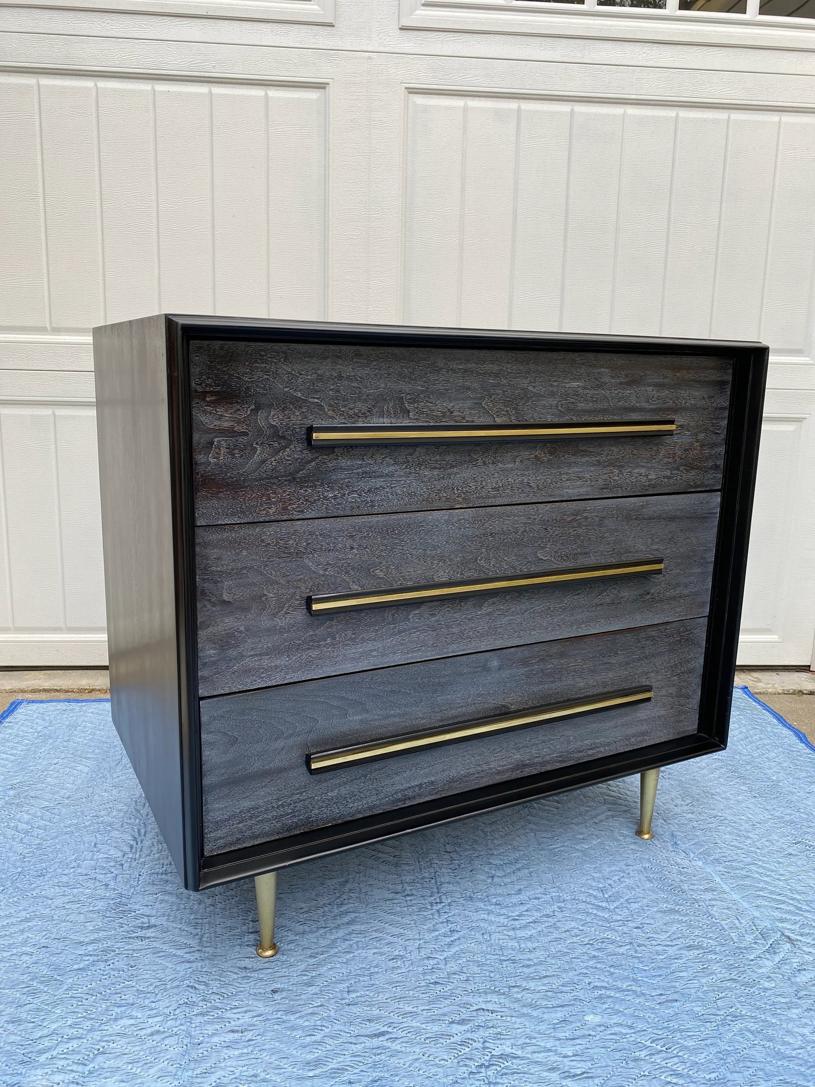 Mid-Century Modern Cerused Finish Dresser Attributed to t.h. Robsjohn-Gibbings - 2