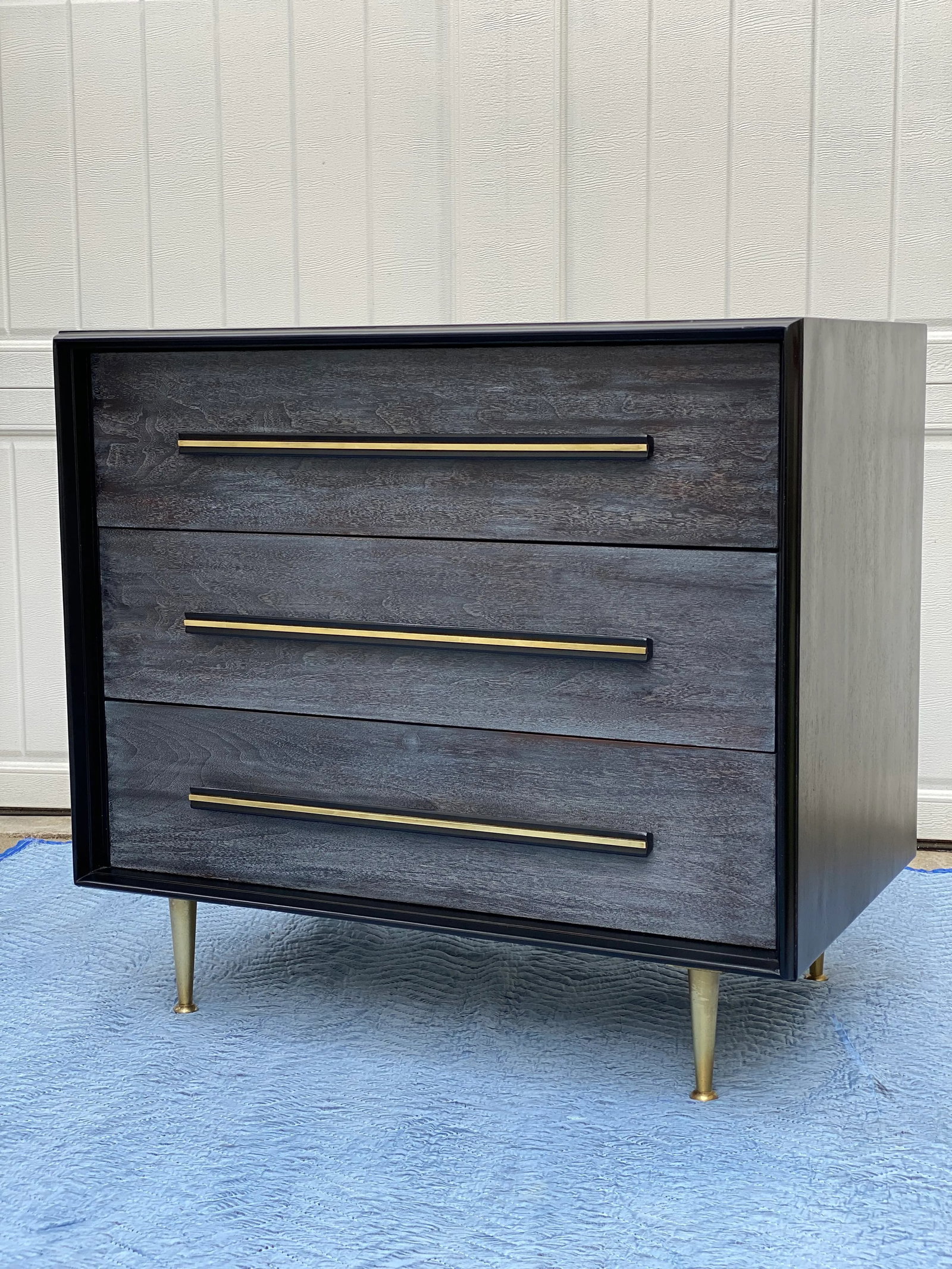 Mid-Century Modern Cerused Finish Dresser Attributed to t.h. Robsjohn-Gibbings - 4