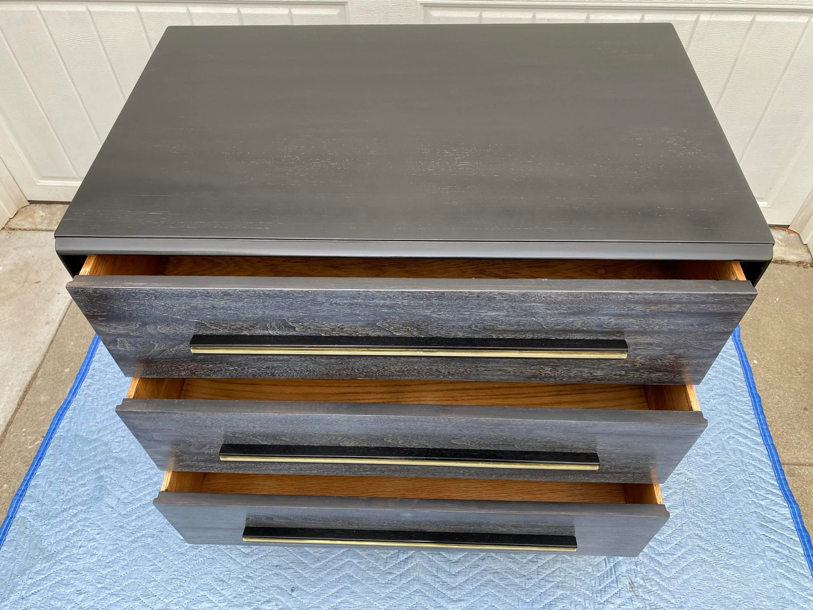 Mid-Century Modern Cerused Finish Dresser Attributed to t.h. Robsjohn-Gibbings - 8