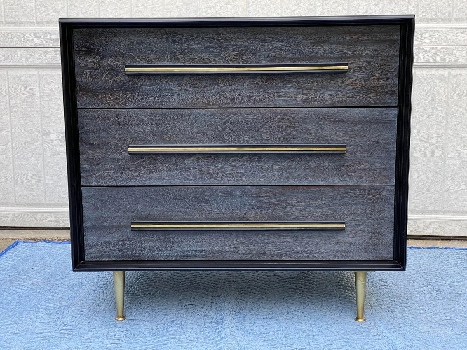 Mid-Century Modern Cerused Finish Dresser Attributed to t.h. Robsjohn-Gibbings - 9
