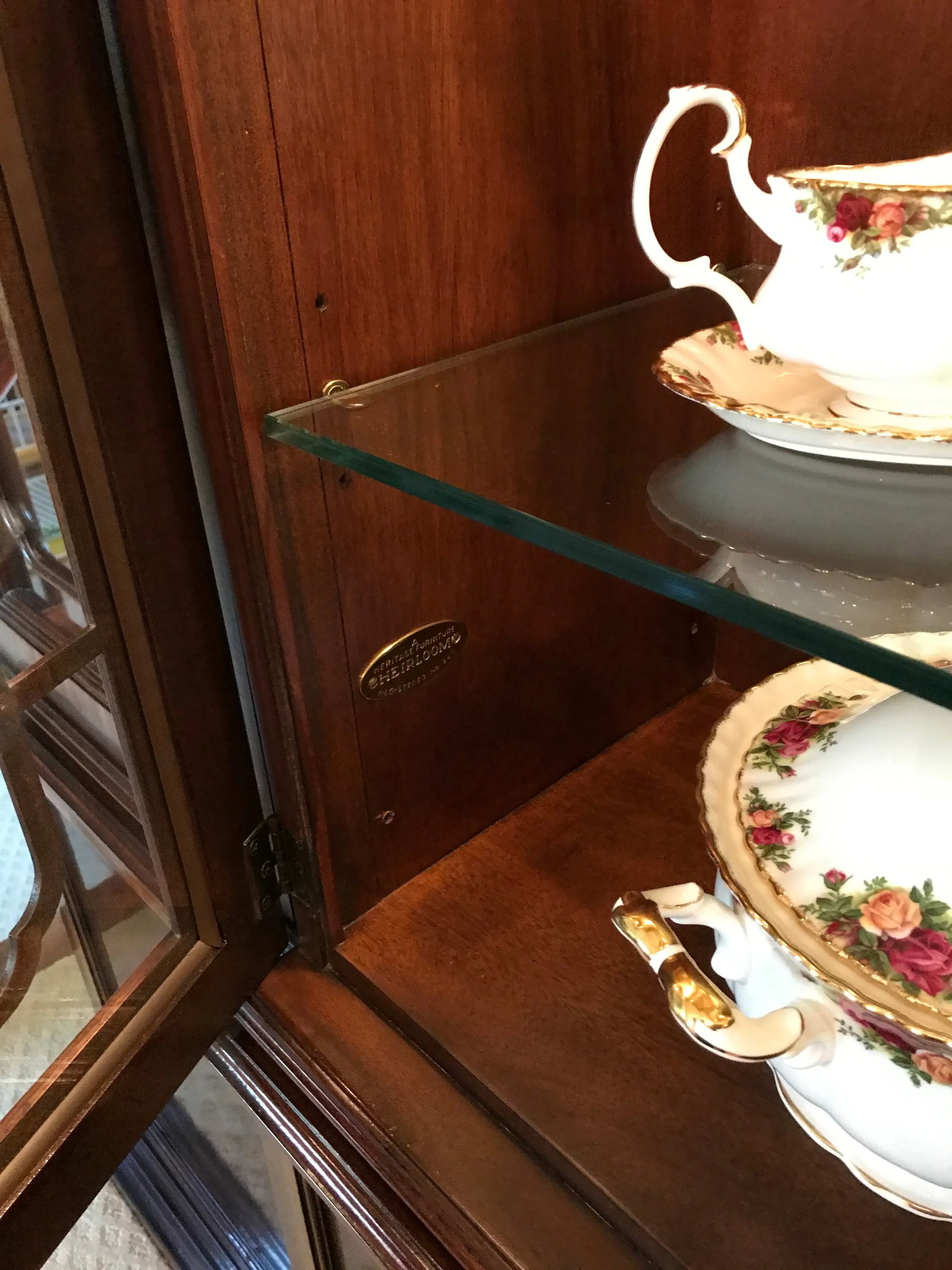 Late 20th Century Vintage Drexel Heritage Mahogany China Cabinet - 9