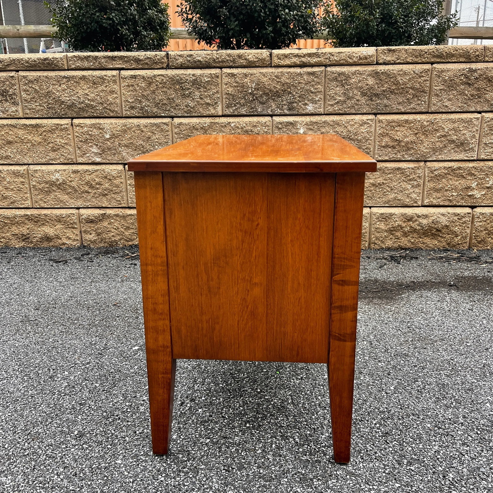 Ethan Allen Country Colors Rustic Traditional Maple Chairside Chest or Nightstand (14-9401) - 6
