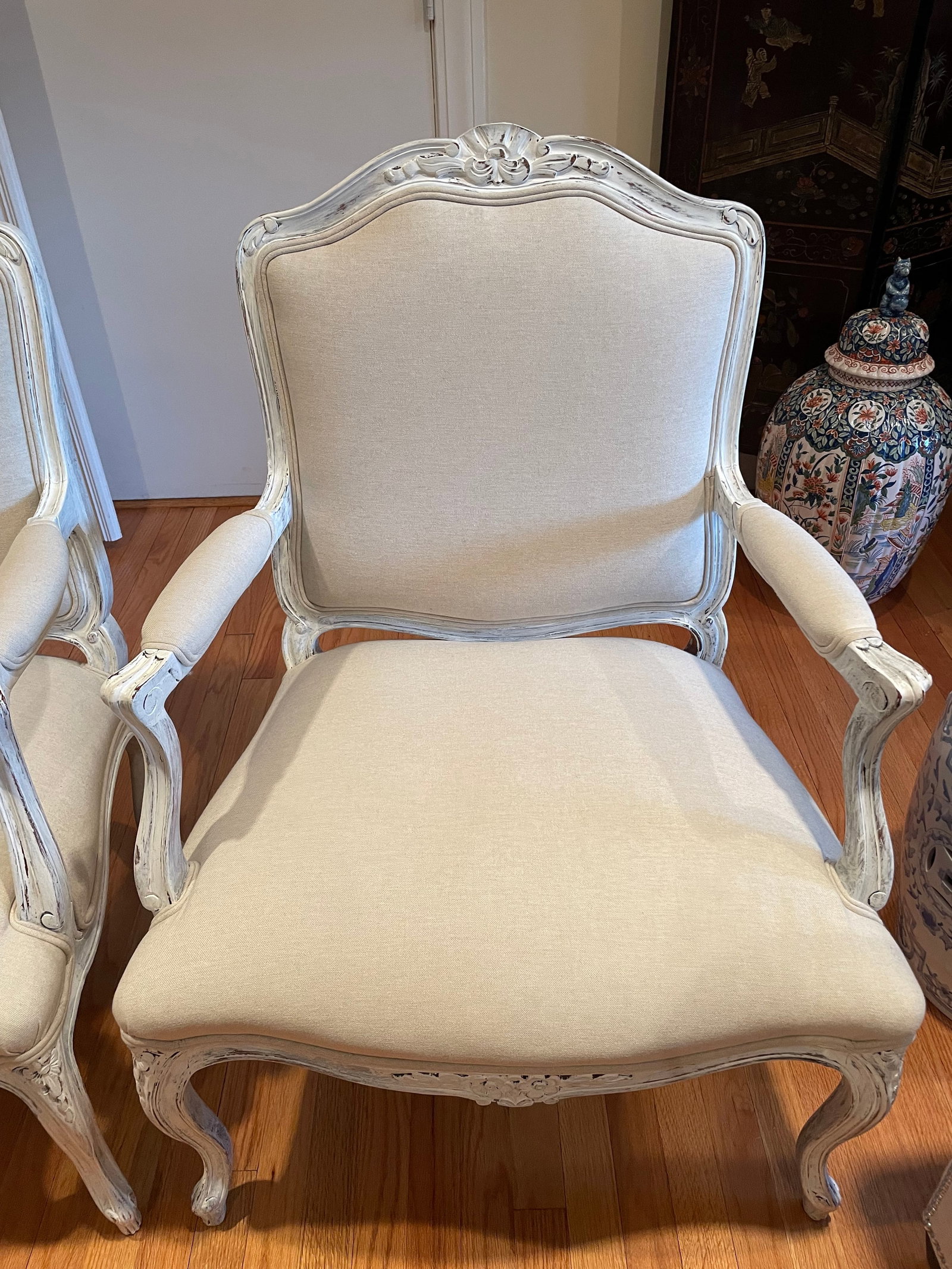 Louis XV Style Whitewashed and Upholstered Chairs in Belgian Linen - A Pair, 20th Century - 6