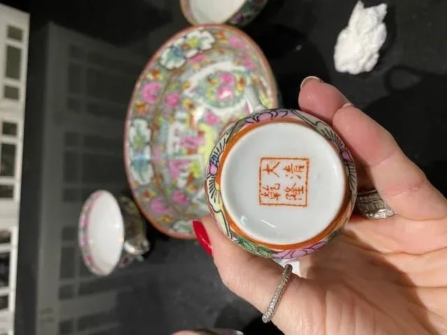 1930s Chinese Rose Canton Medallion Porcelain Dinnerware Set- 60 Pieces - 7