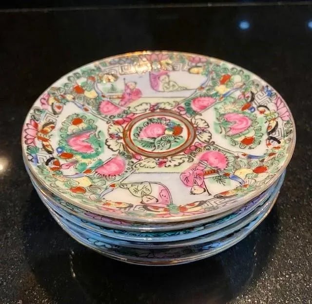 1930s Chinese Rose Canton Medallion Porcelain Dinnerware Set- 60 Pieces - 9