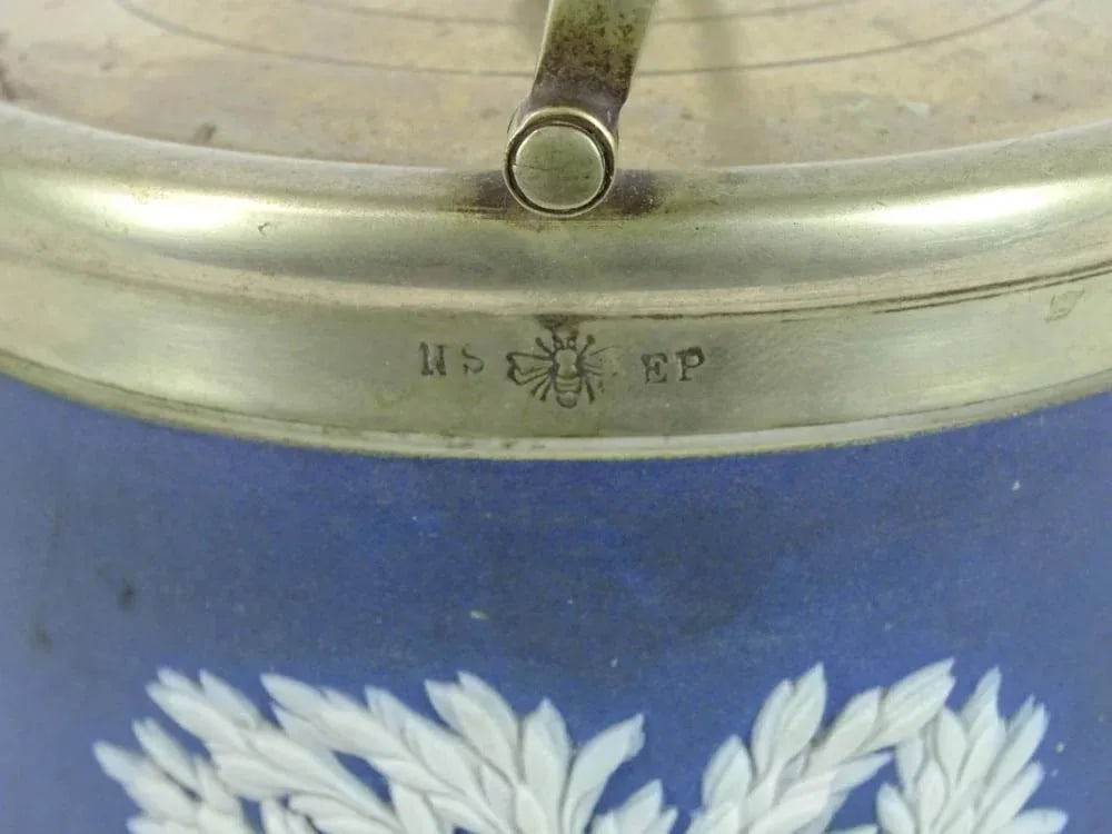 Late 19th Century Wedgwood Jasperware Blue & White Biscuit Barrel - 3