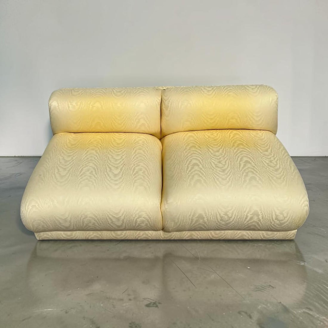 Vintage Bernhardt Brass Base Slipper Love Seat - 13