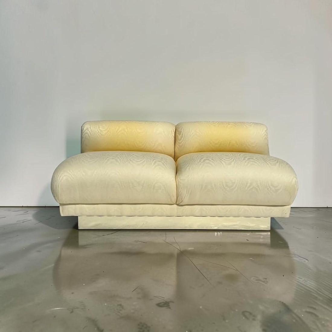 Vintage Bernhardt Brass Base Slipper Love Seat - 5