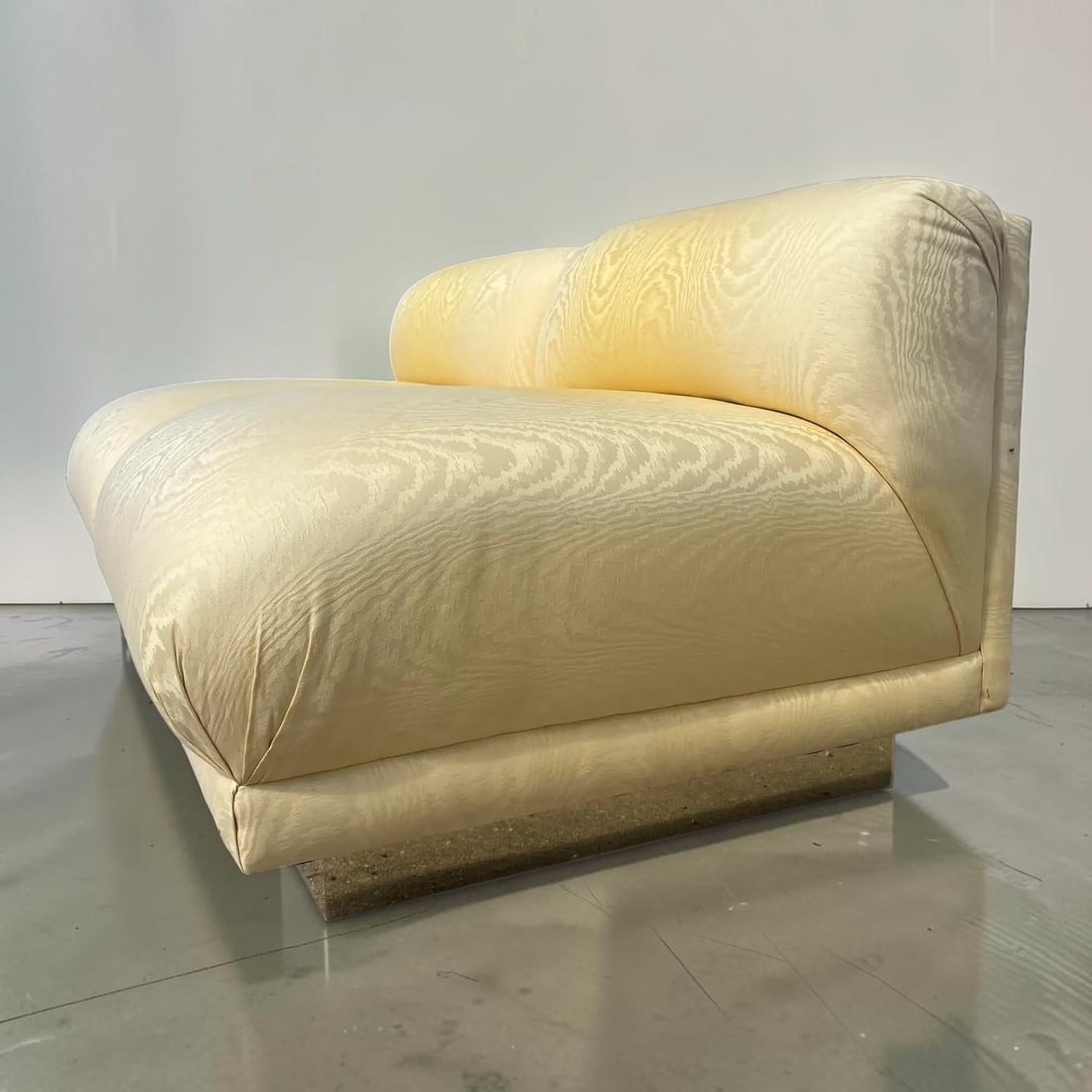 Vintage Bernhardt Brass Base Slipper Love Seat - 7
