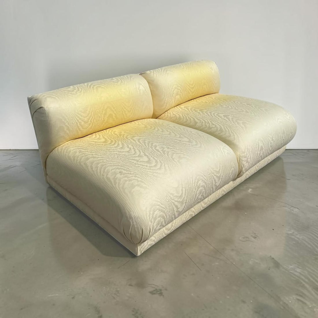 Vintage Bernhardt Brass Base Slipper Love Seat - 9