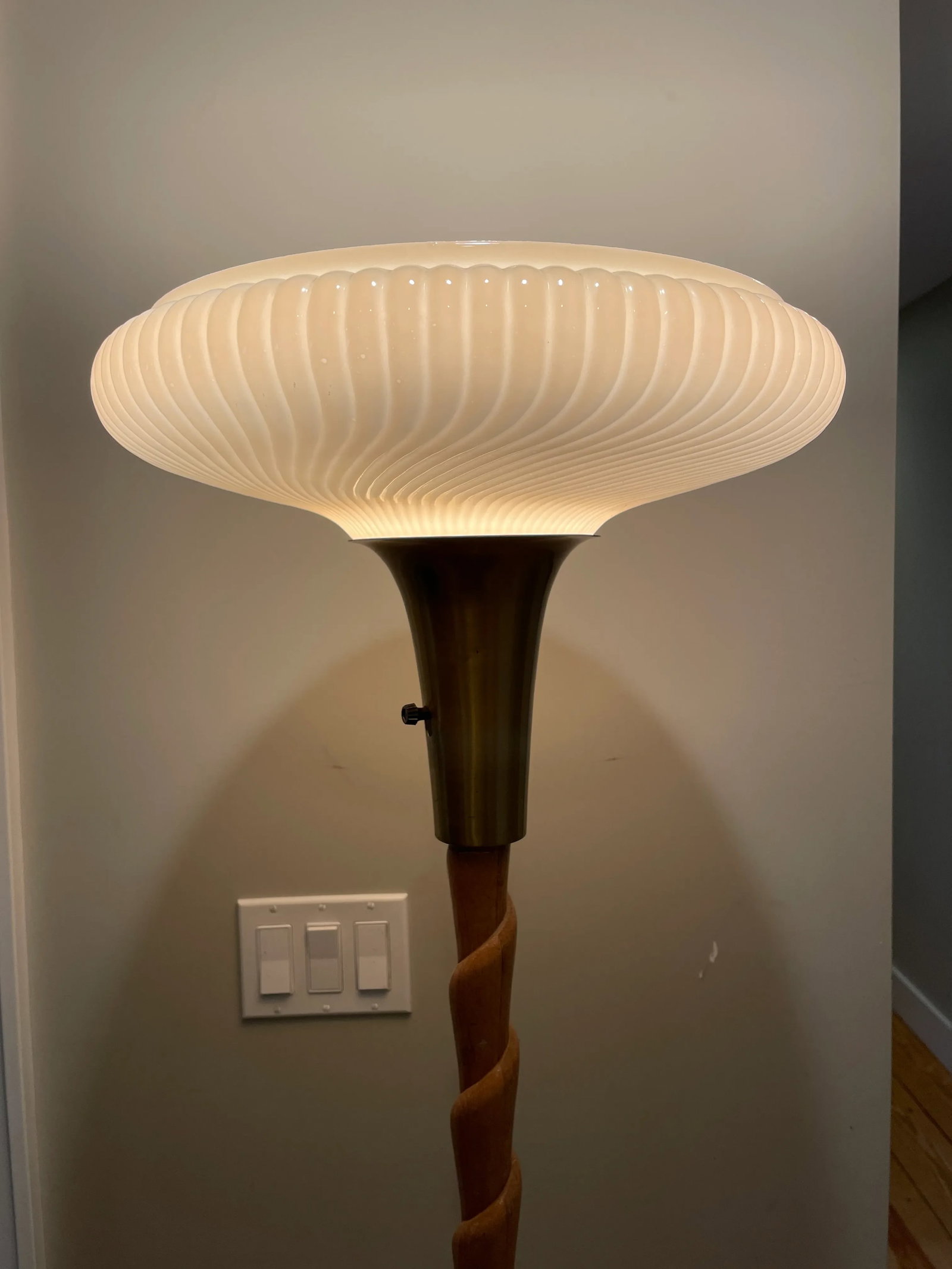 1930s Russel Wright Twisted Cerused Oak Brass Torchiere Floor Lamp - 3